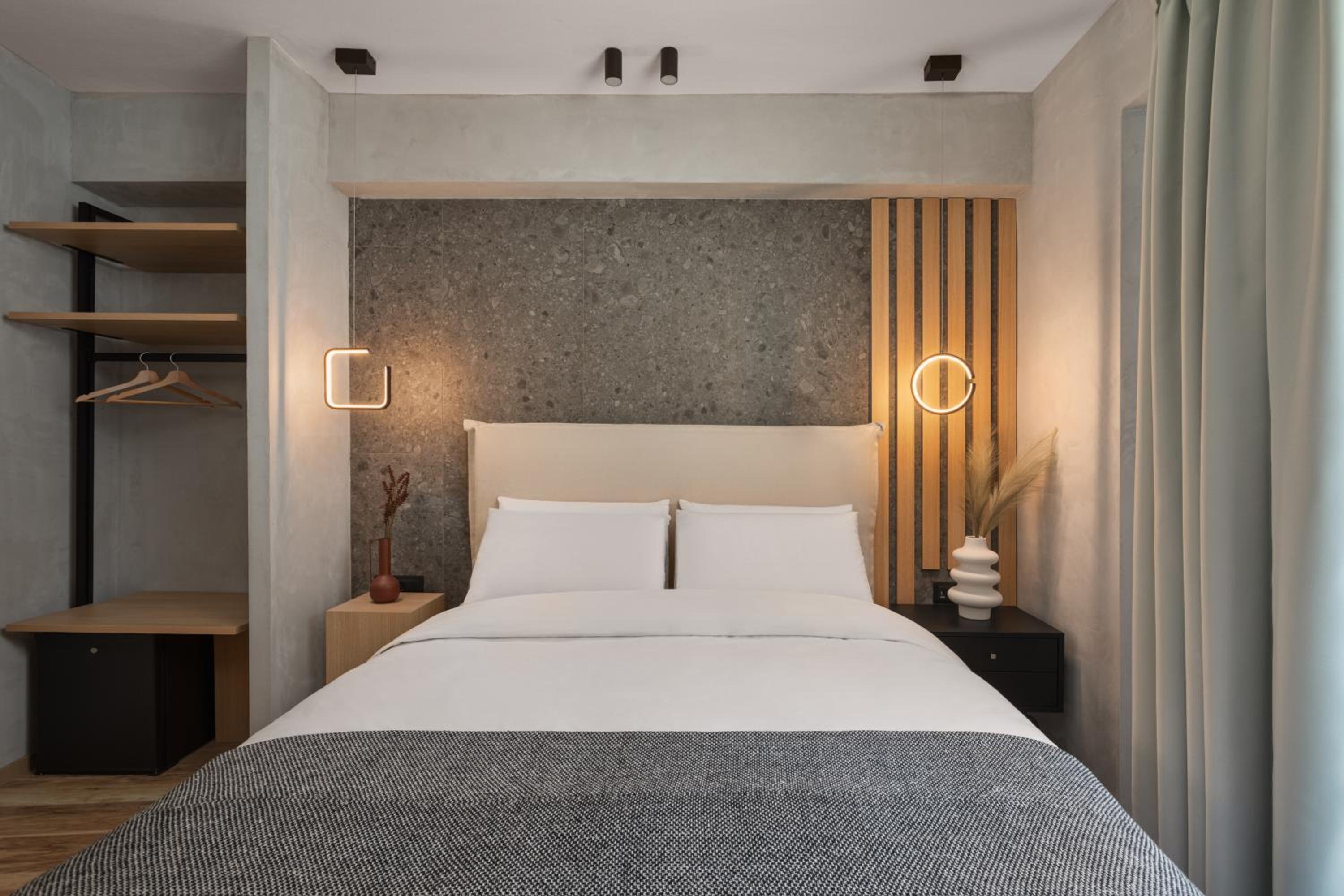 Deluxe Double Room with Balcony - Photo 1