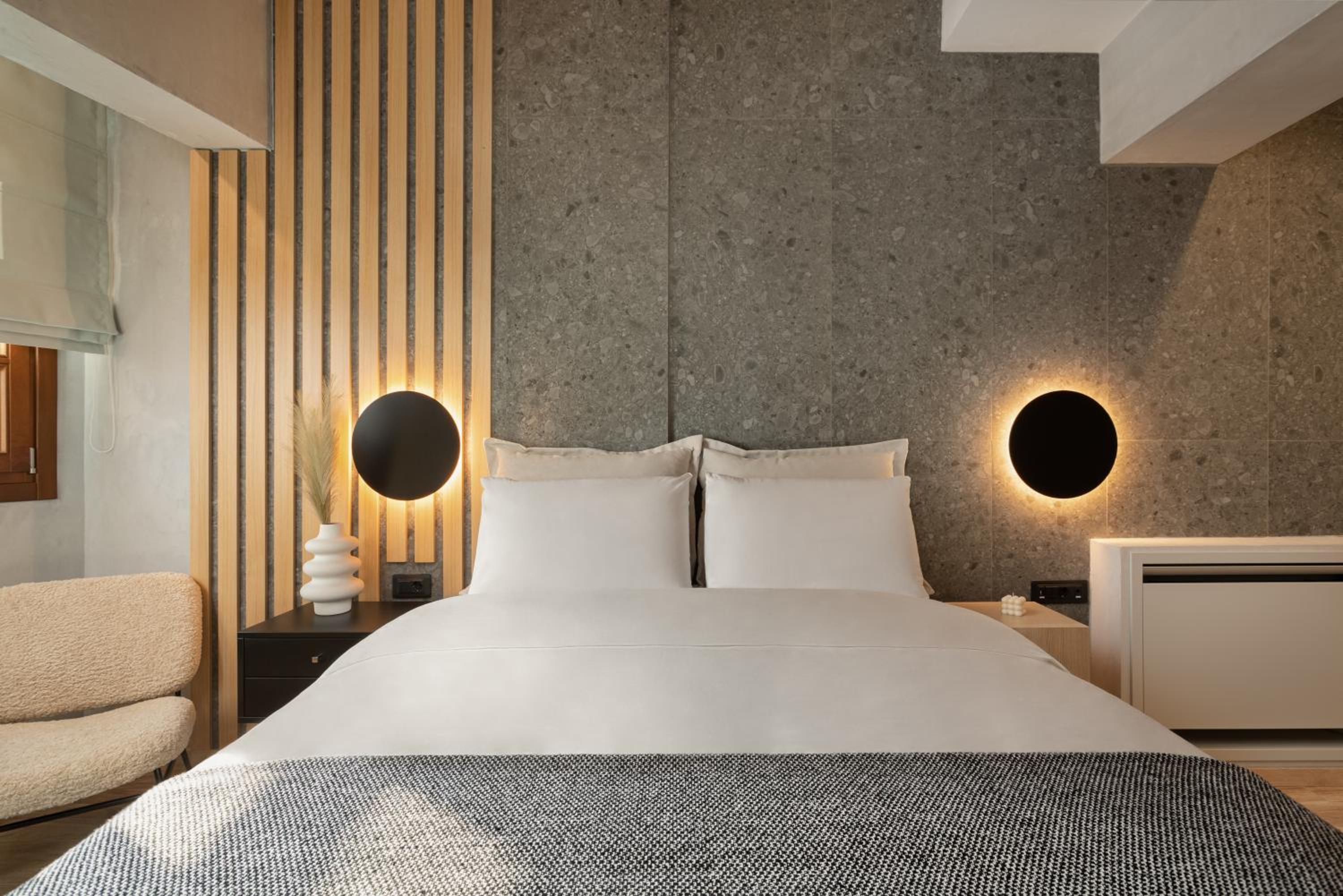 Deluxe Triple Room - Photo 1