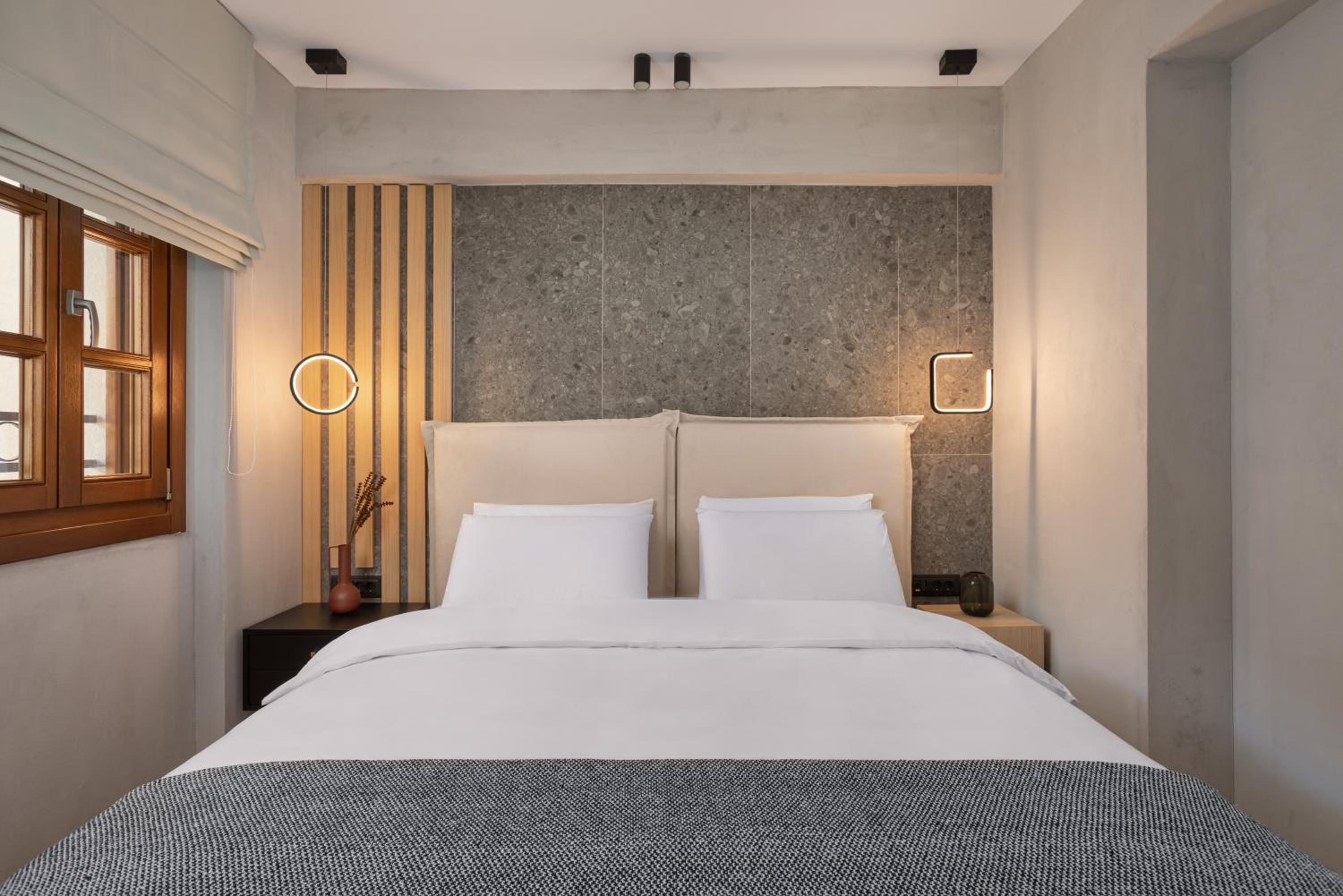 Standard Double Room - Photo 8