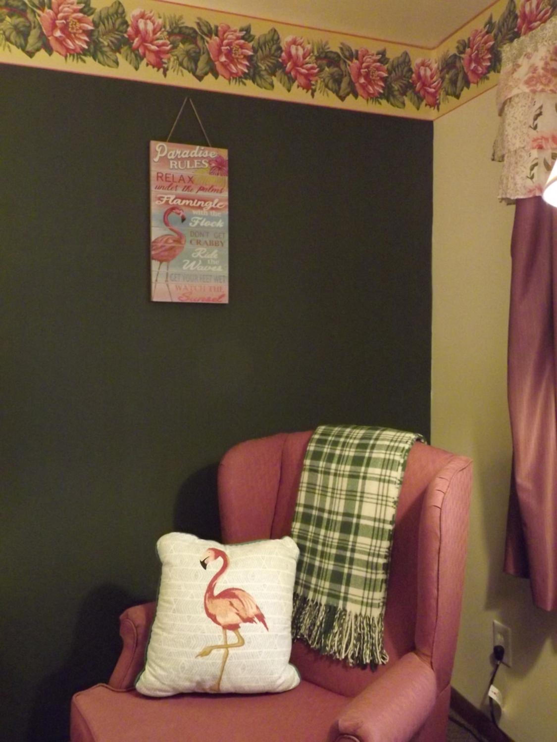 Queen Room photo 2