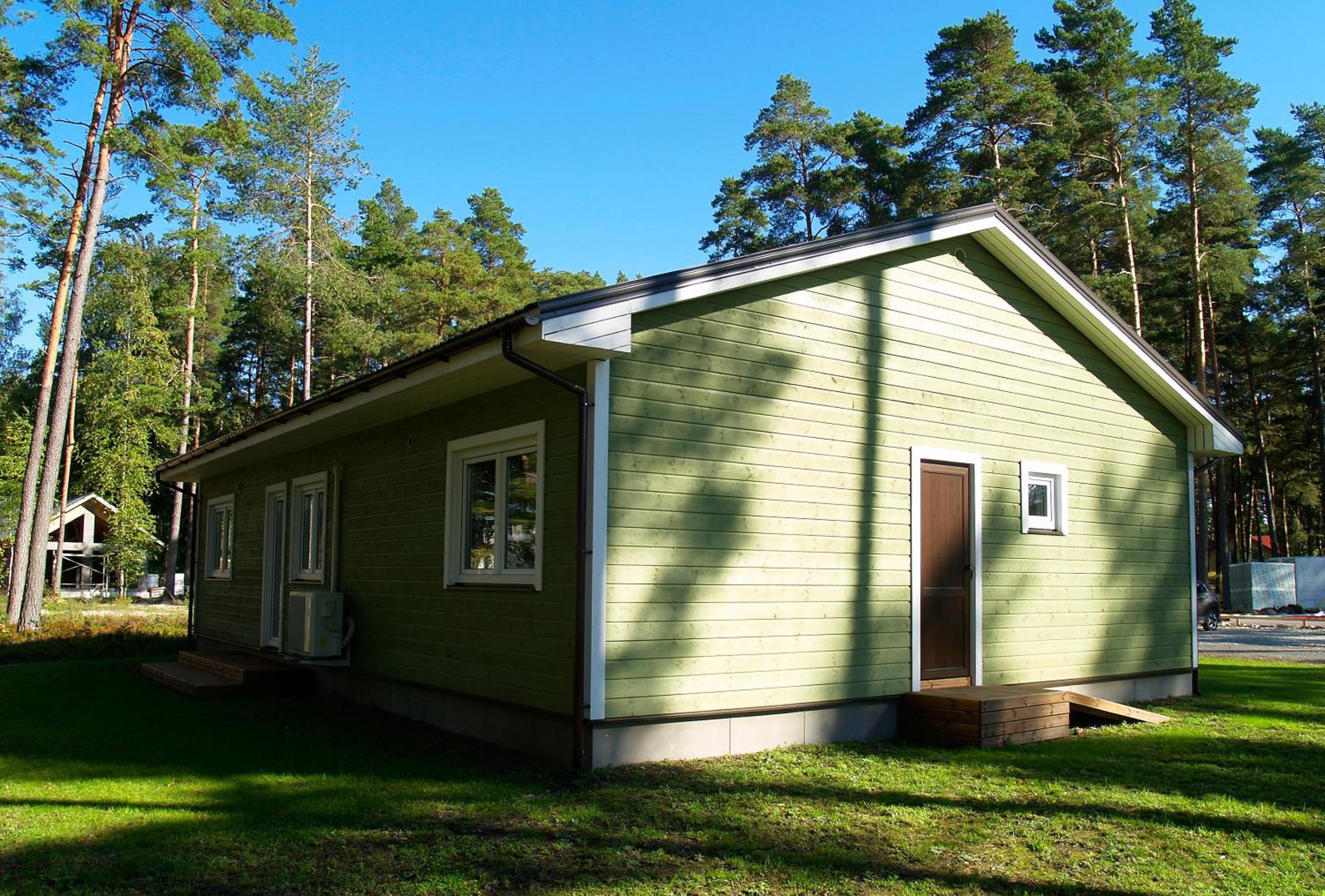 Three-Bedroom House - Photo 3