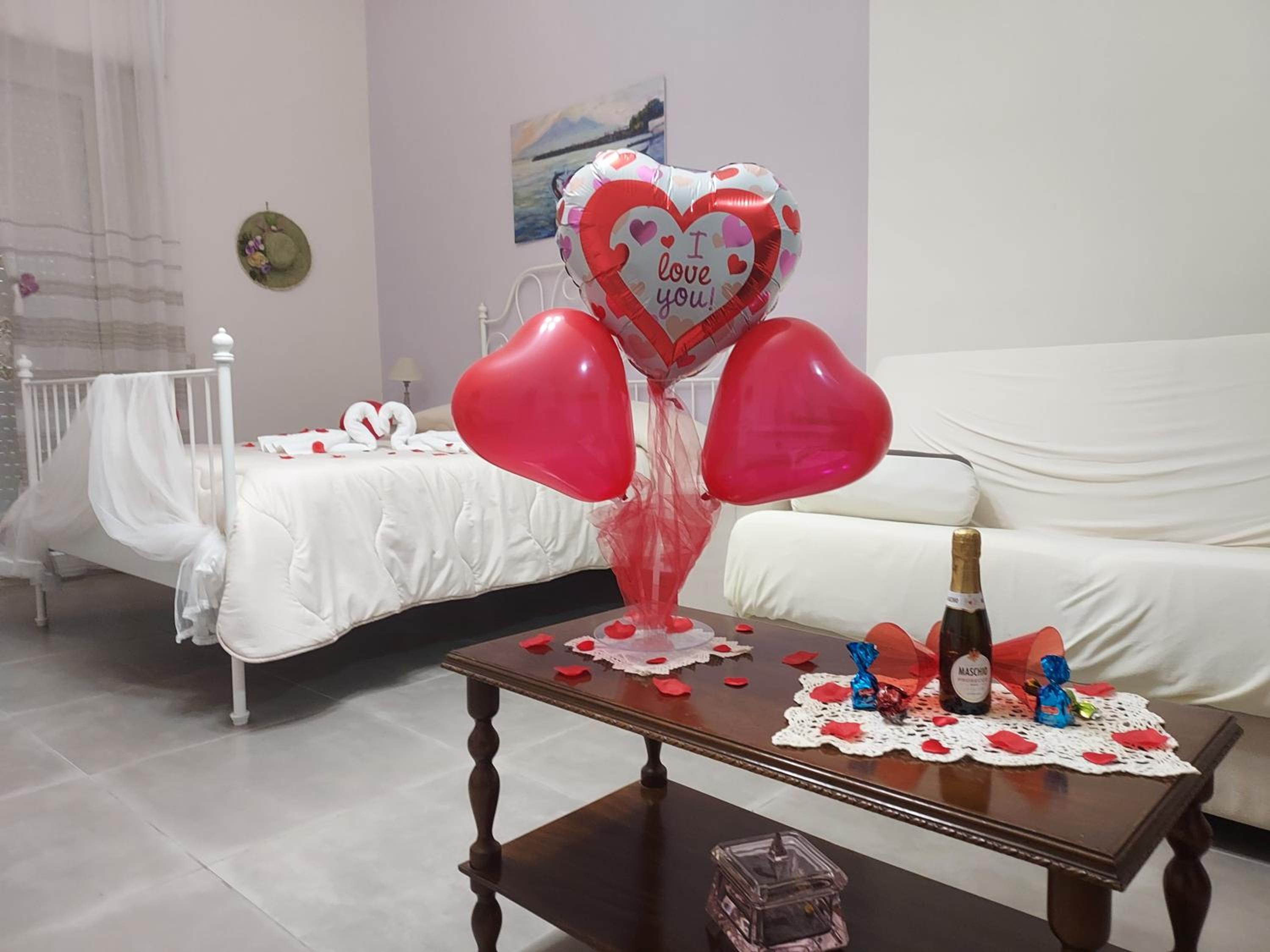 Quadruple Room with Private Bathroom - Photo 13