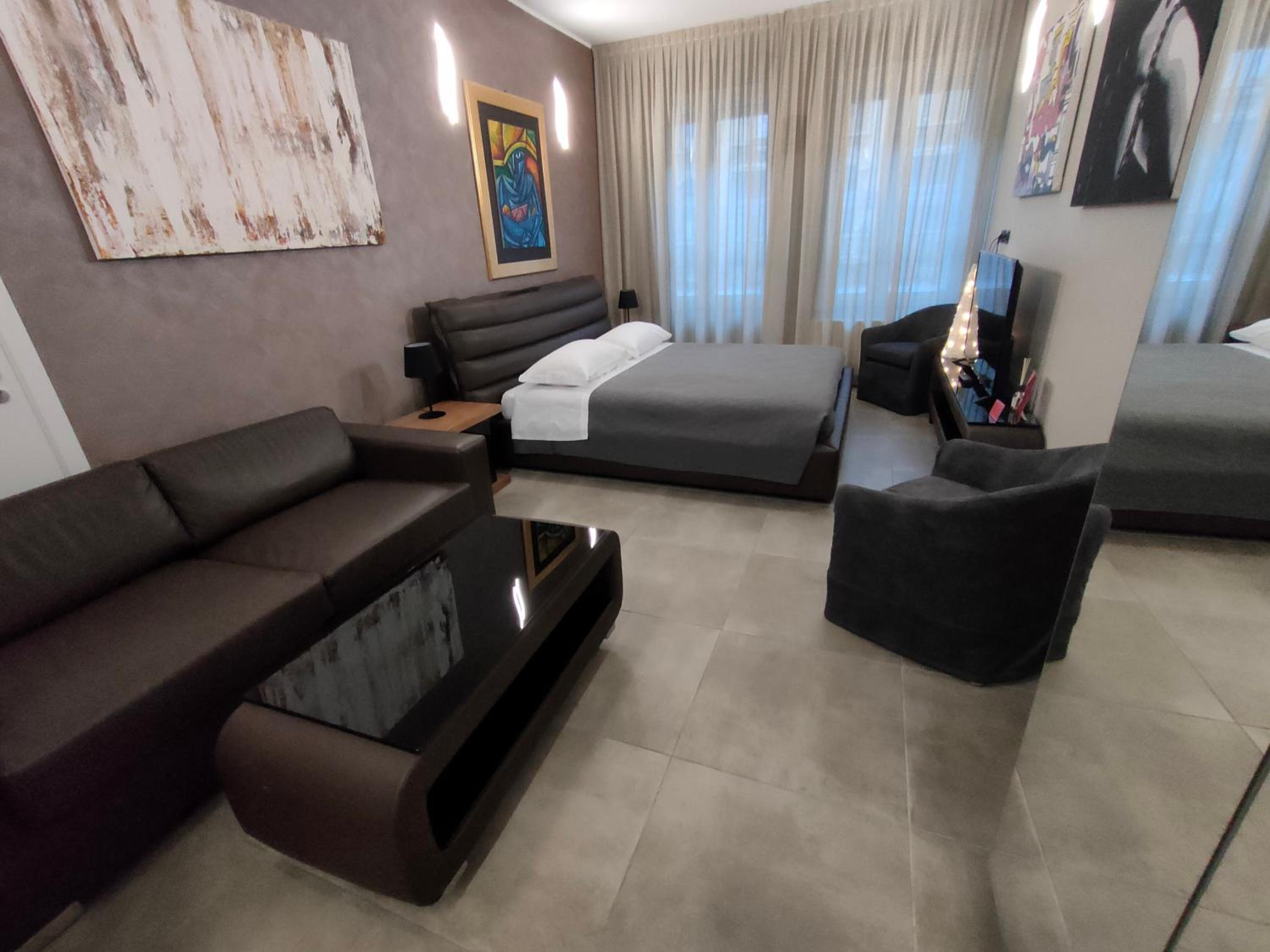 Deluxe Apartment