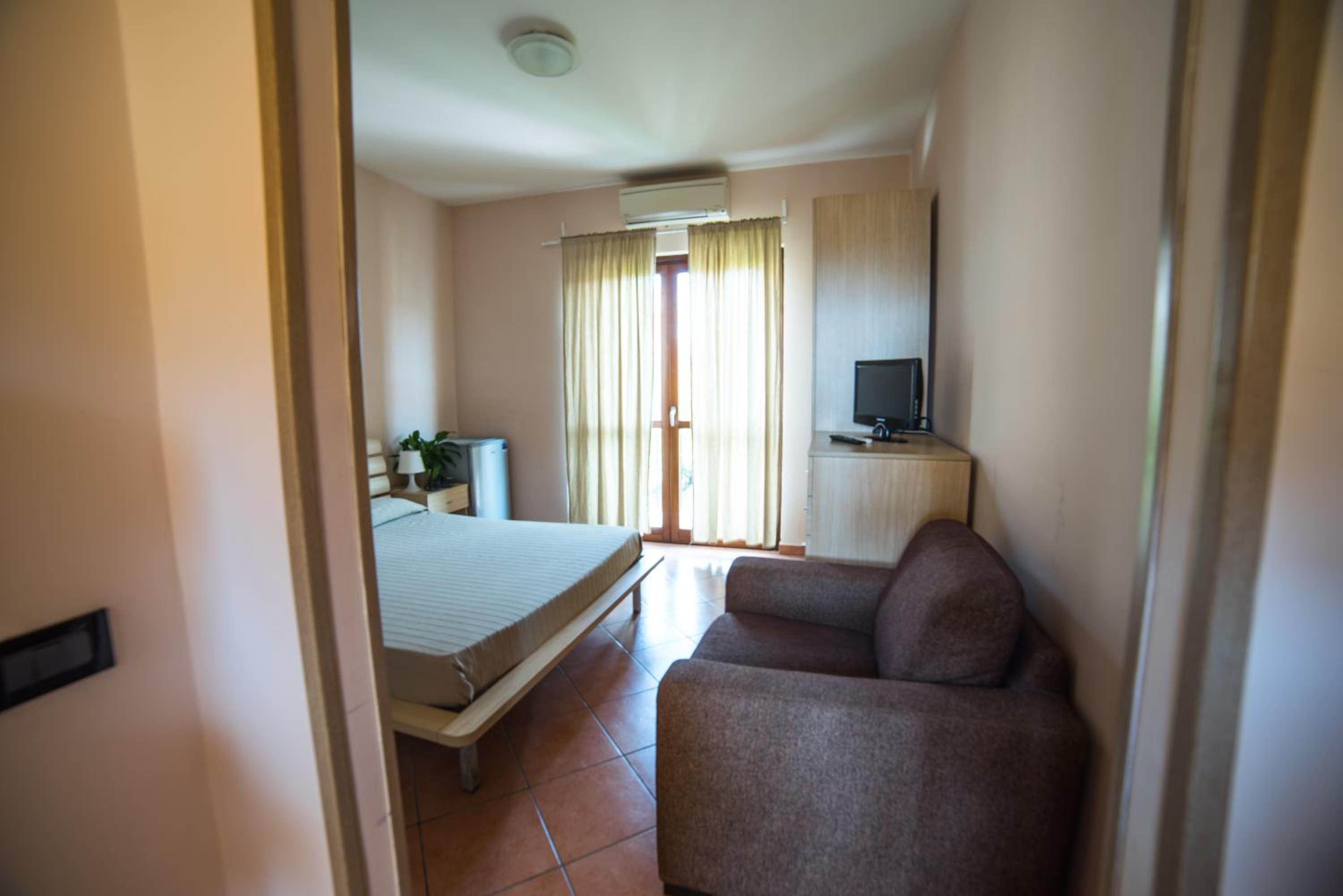 Double Room - Photo 2