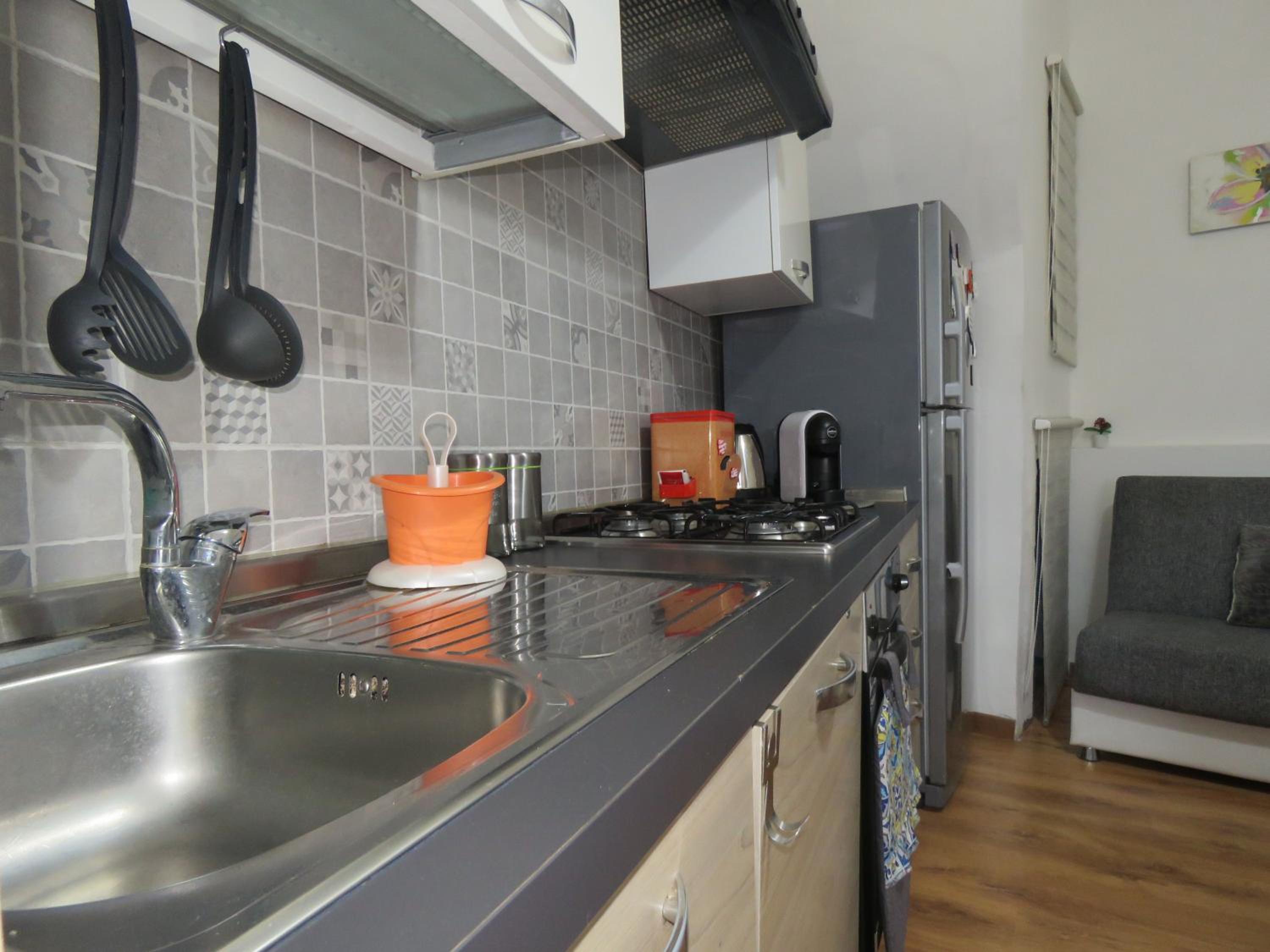 One-Bedroom House - Photo 14