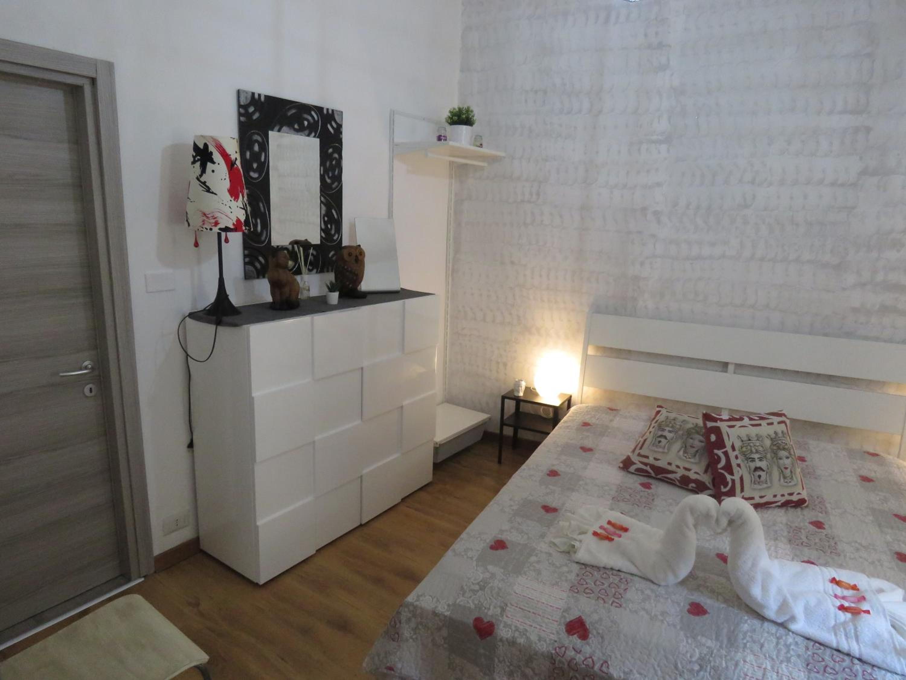 One-Bedroom House - Photo 8