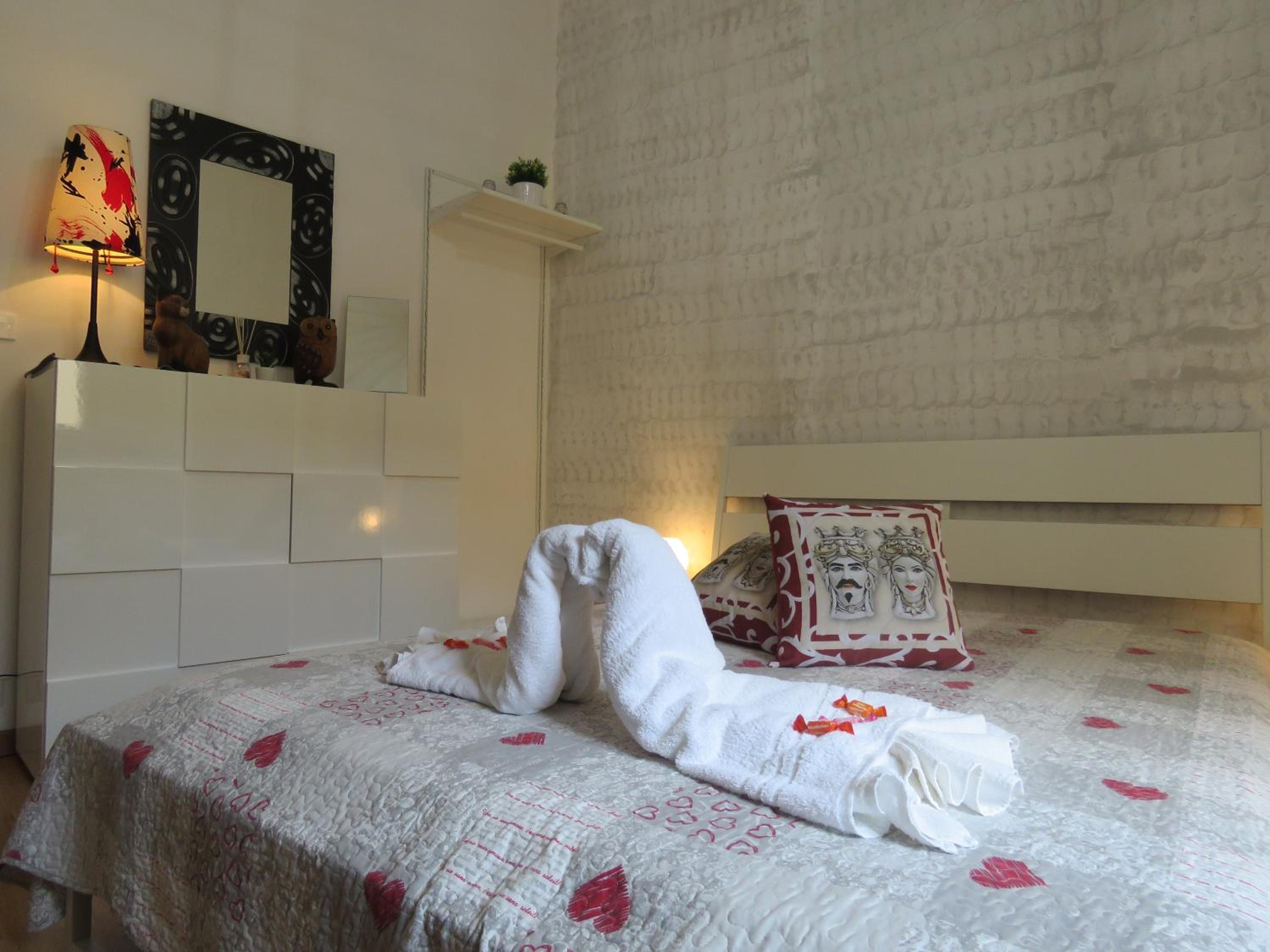 One-Bedroom House - Photo 3