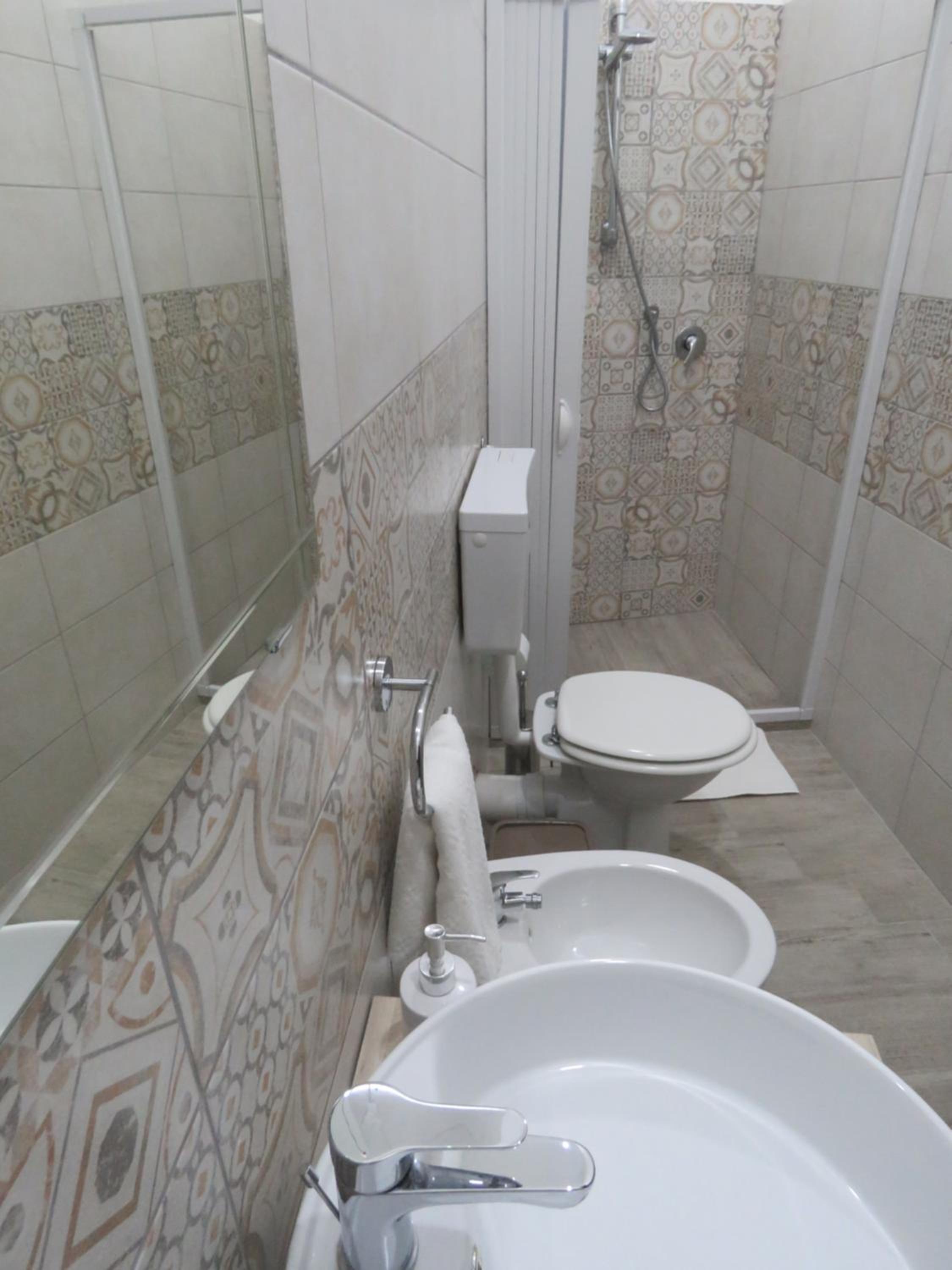 One-Bedroom House - Photo 4