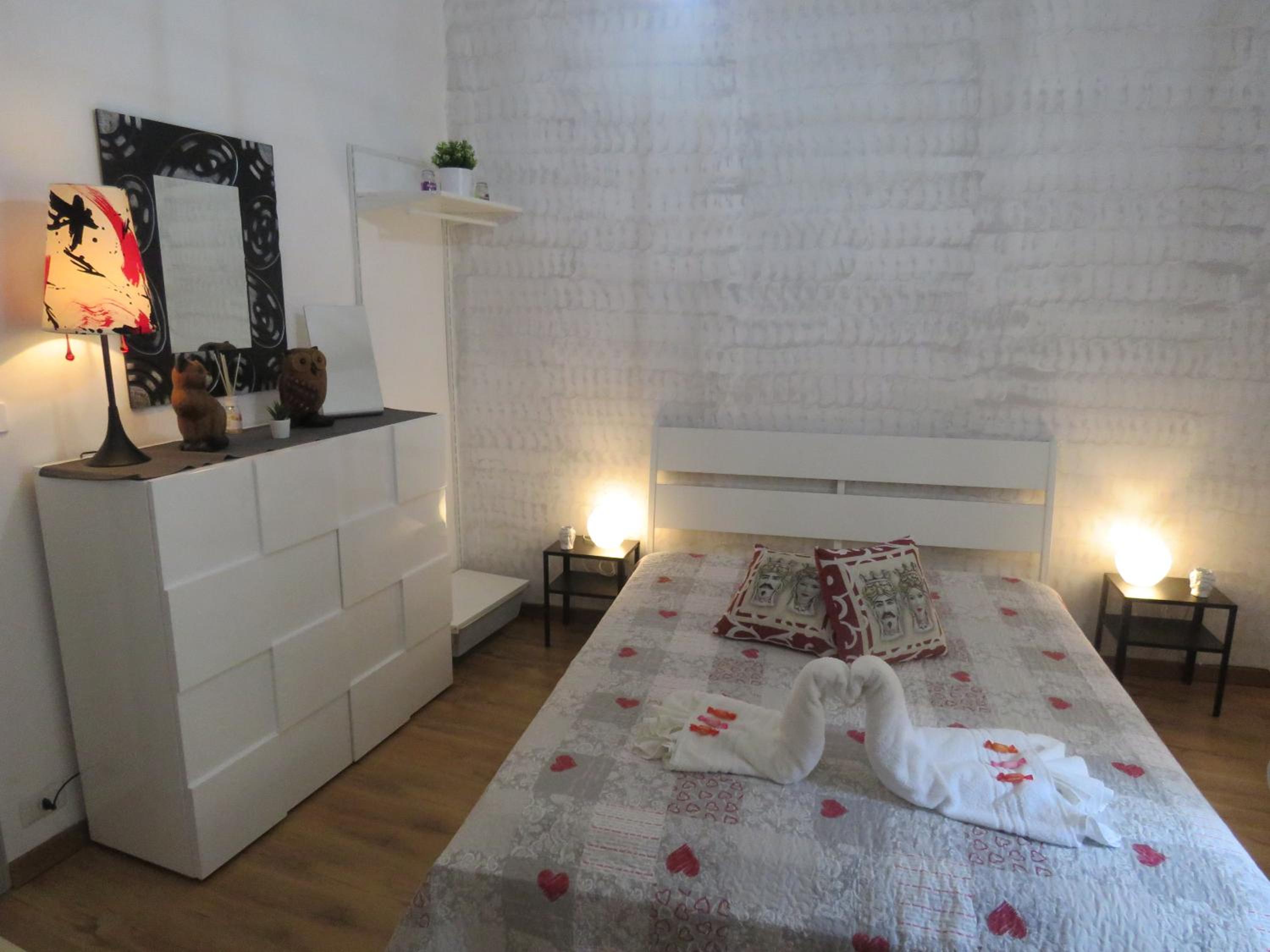 One-Bedroom House - Photo 5