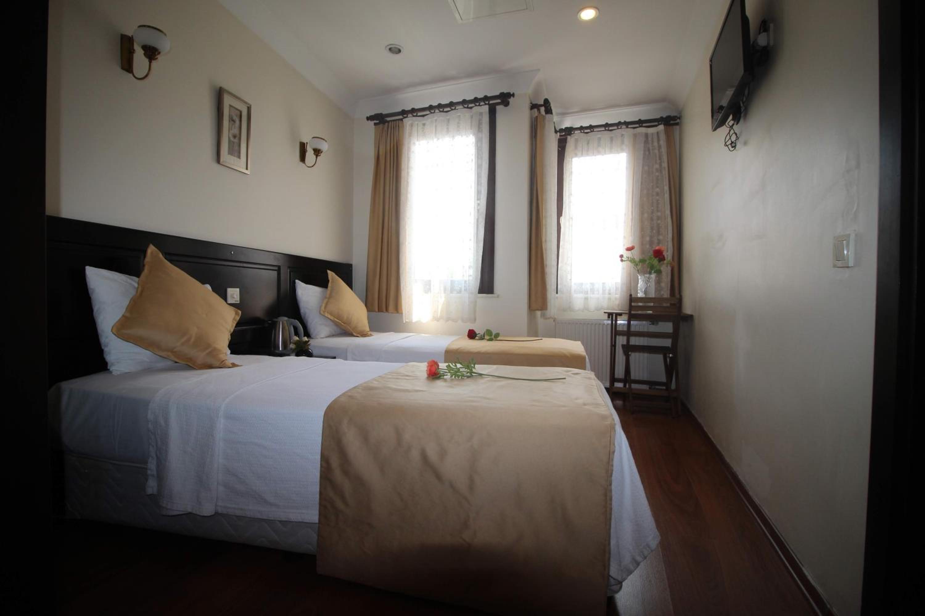 Standard Double or Twin Room photo 1