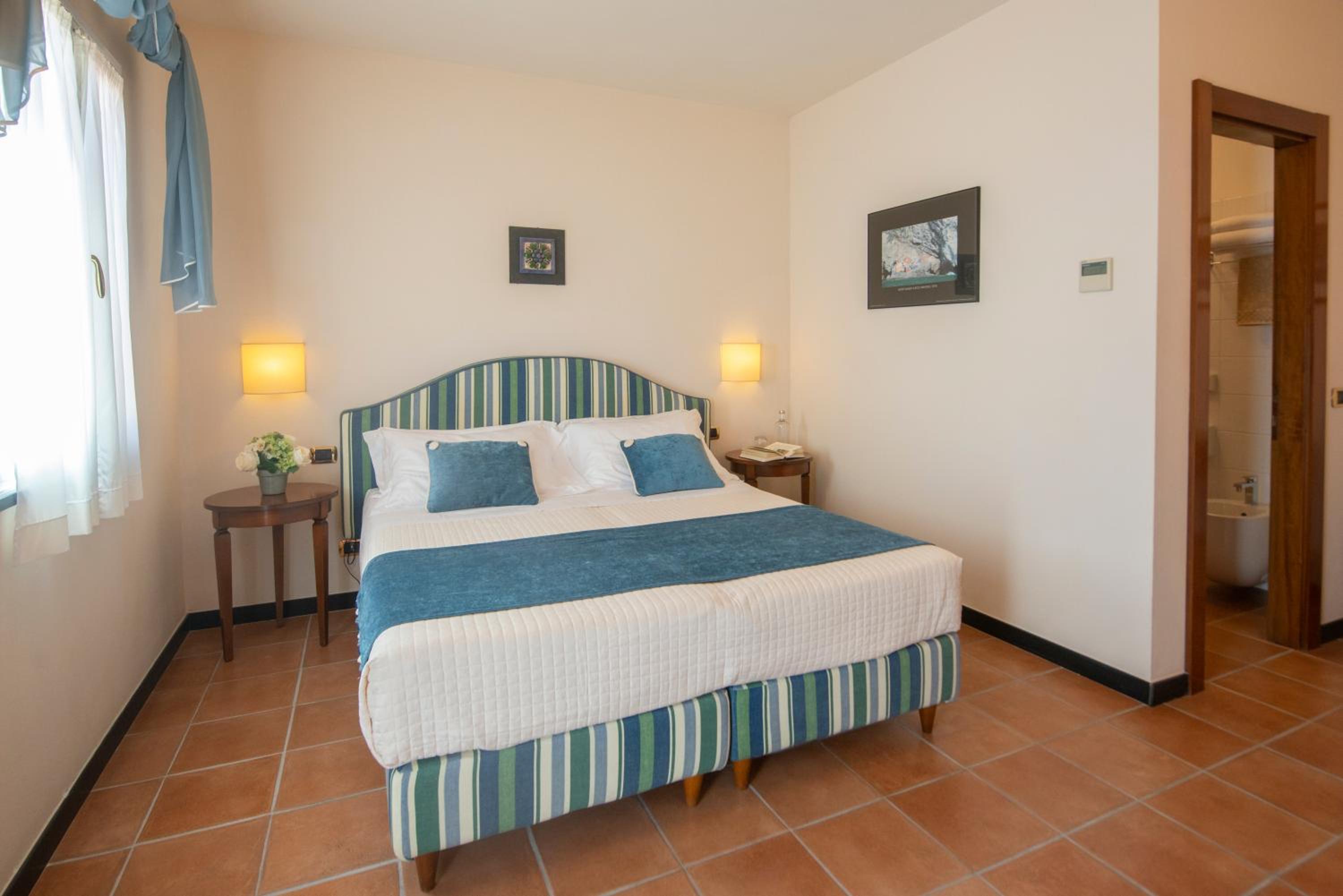  Standard Double Room - Photo 9