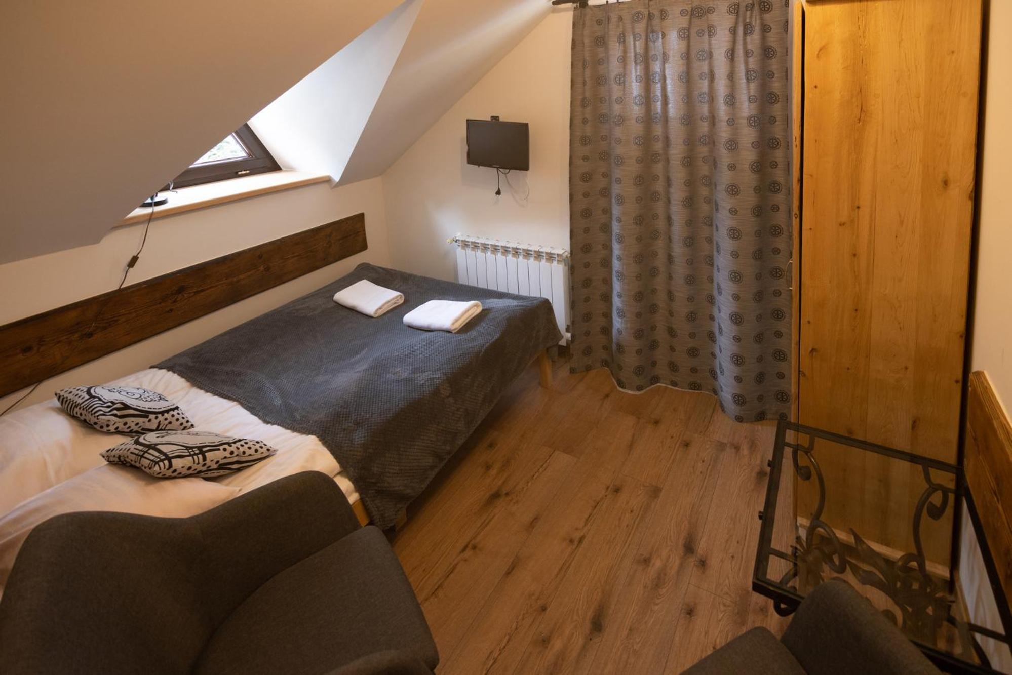 Small Double Room photo 3