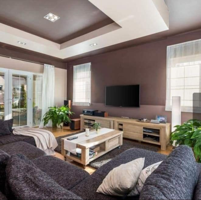 Villa photo 1