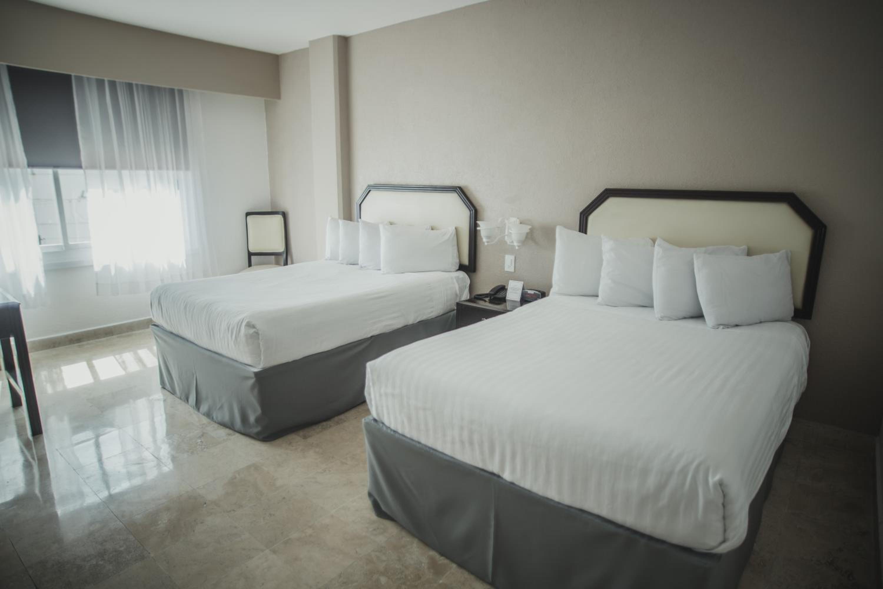 Double Room With Two Double Beds - Non-Smoking photo 3