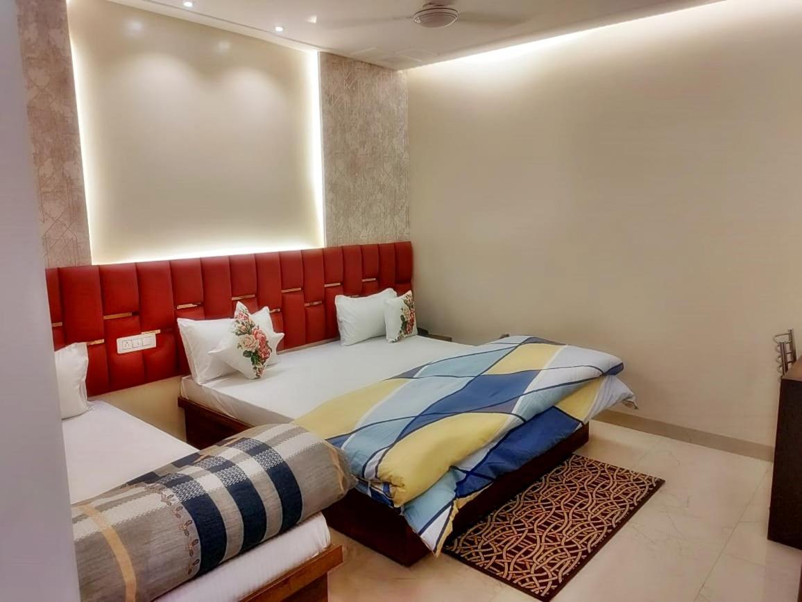 Family Room - Photo 6