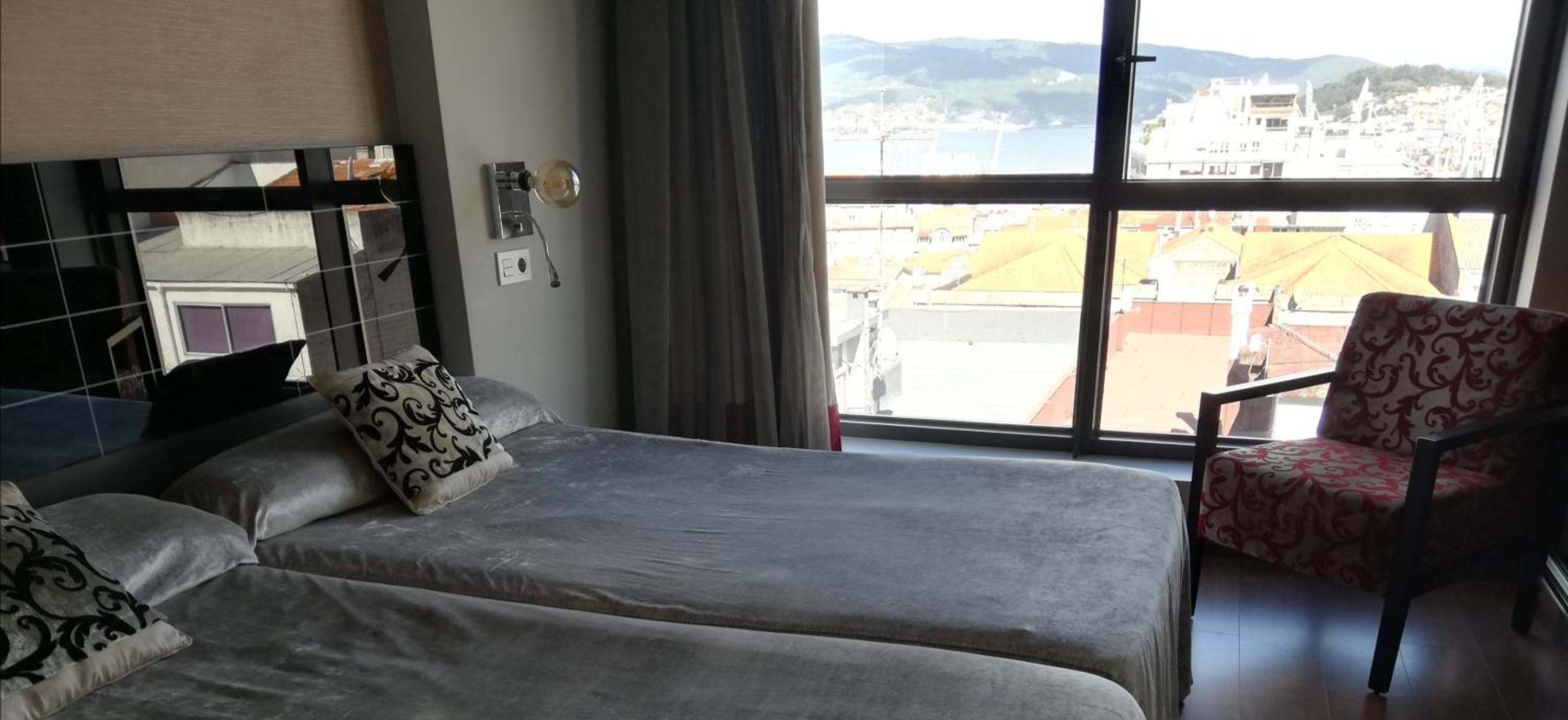 Double or Twin Room with Sea View - Photo 5