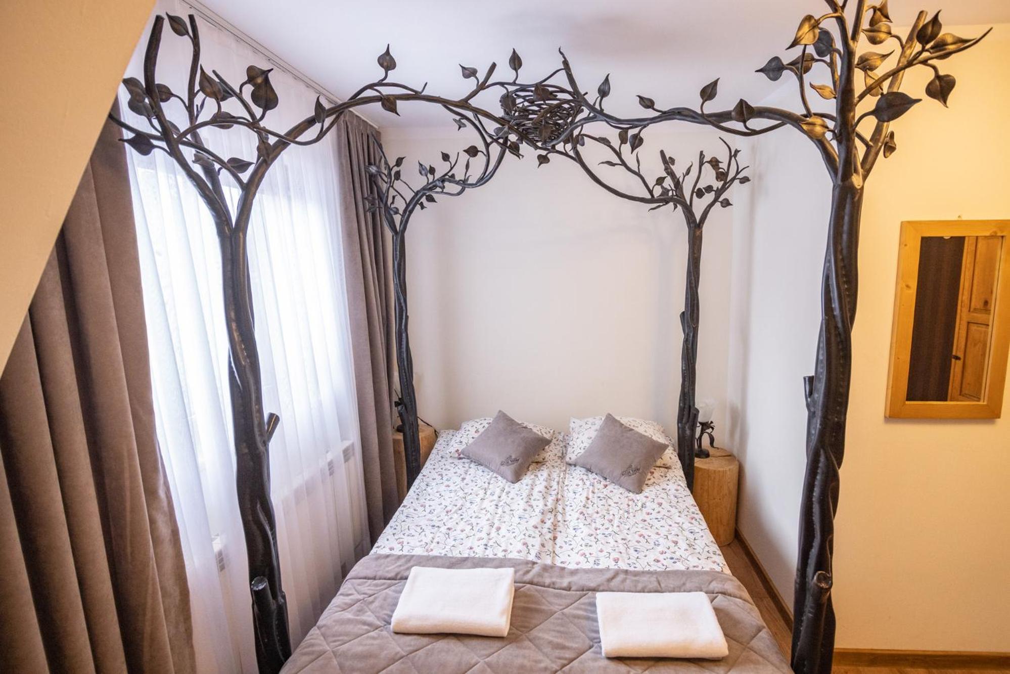 Large Double Room photo 2