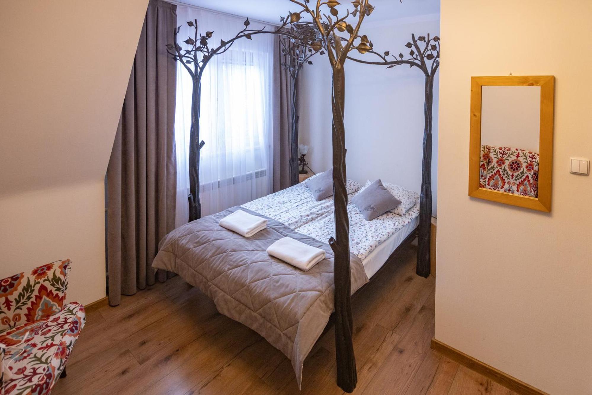 Large Double Room photo 3