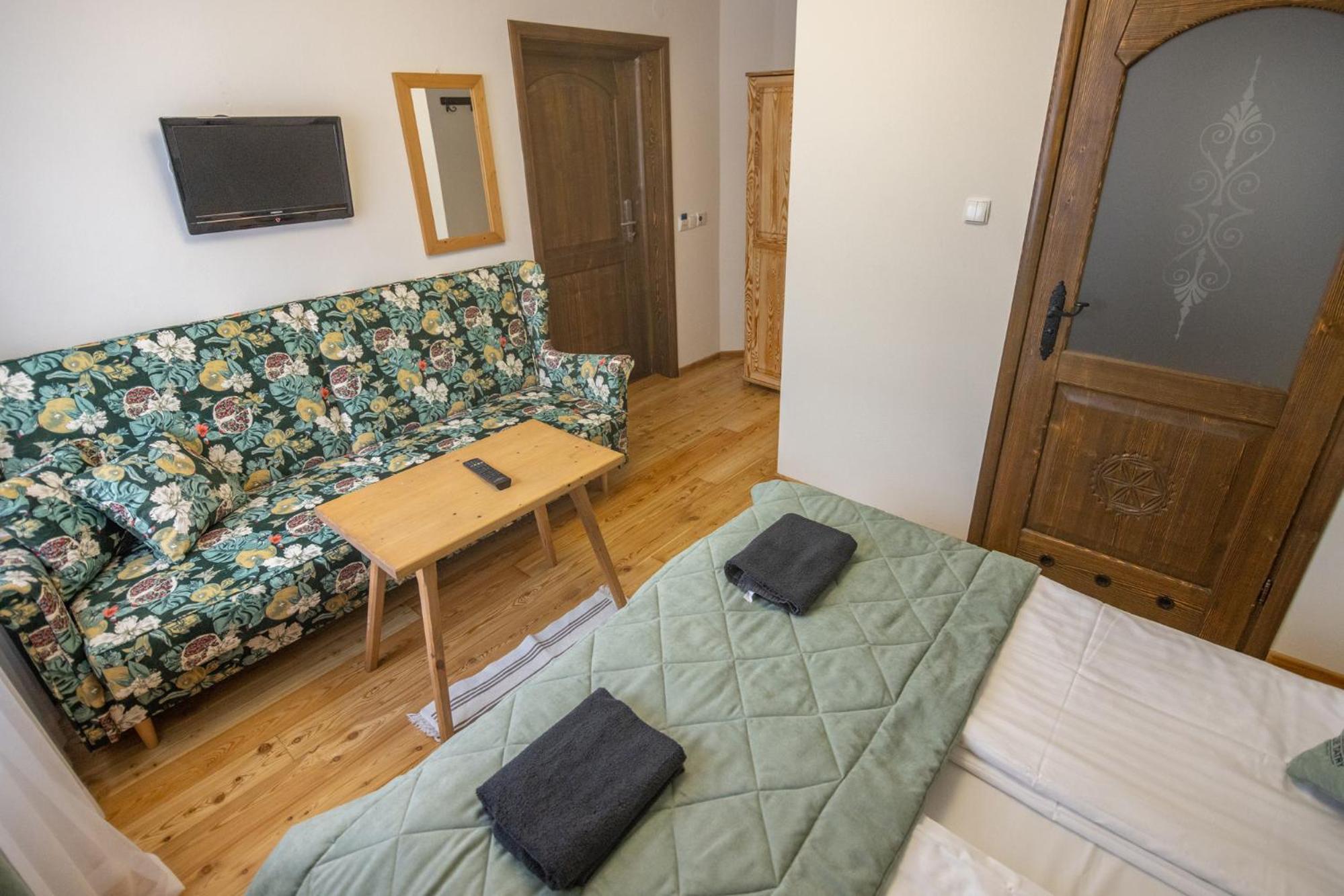 Large Double Room photo 1