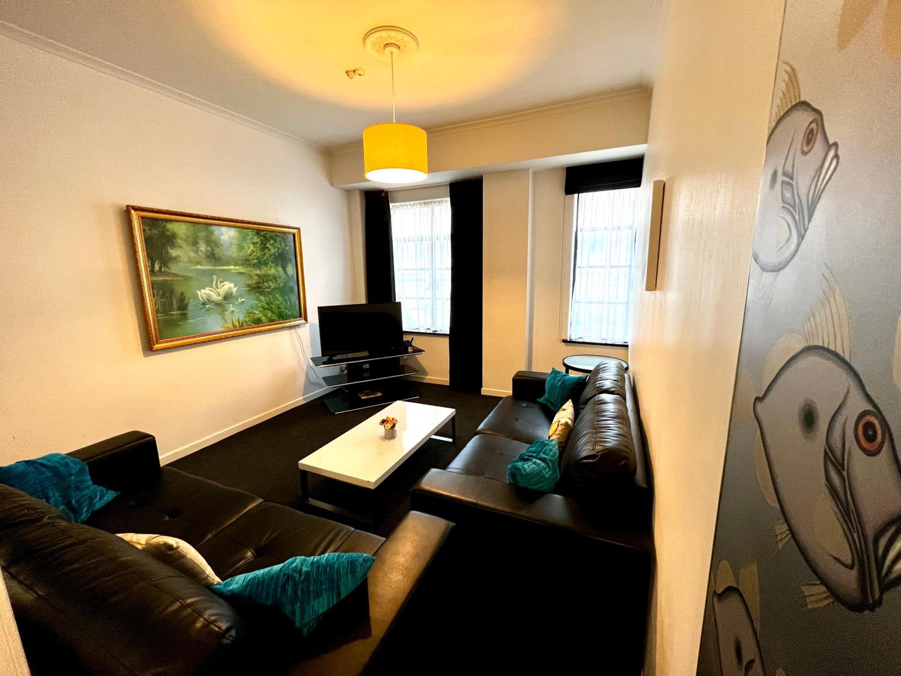 Three-Bedroom Family Apartment photo 2
