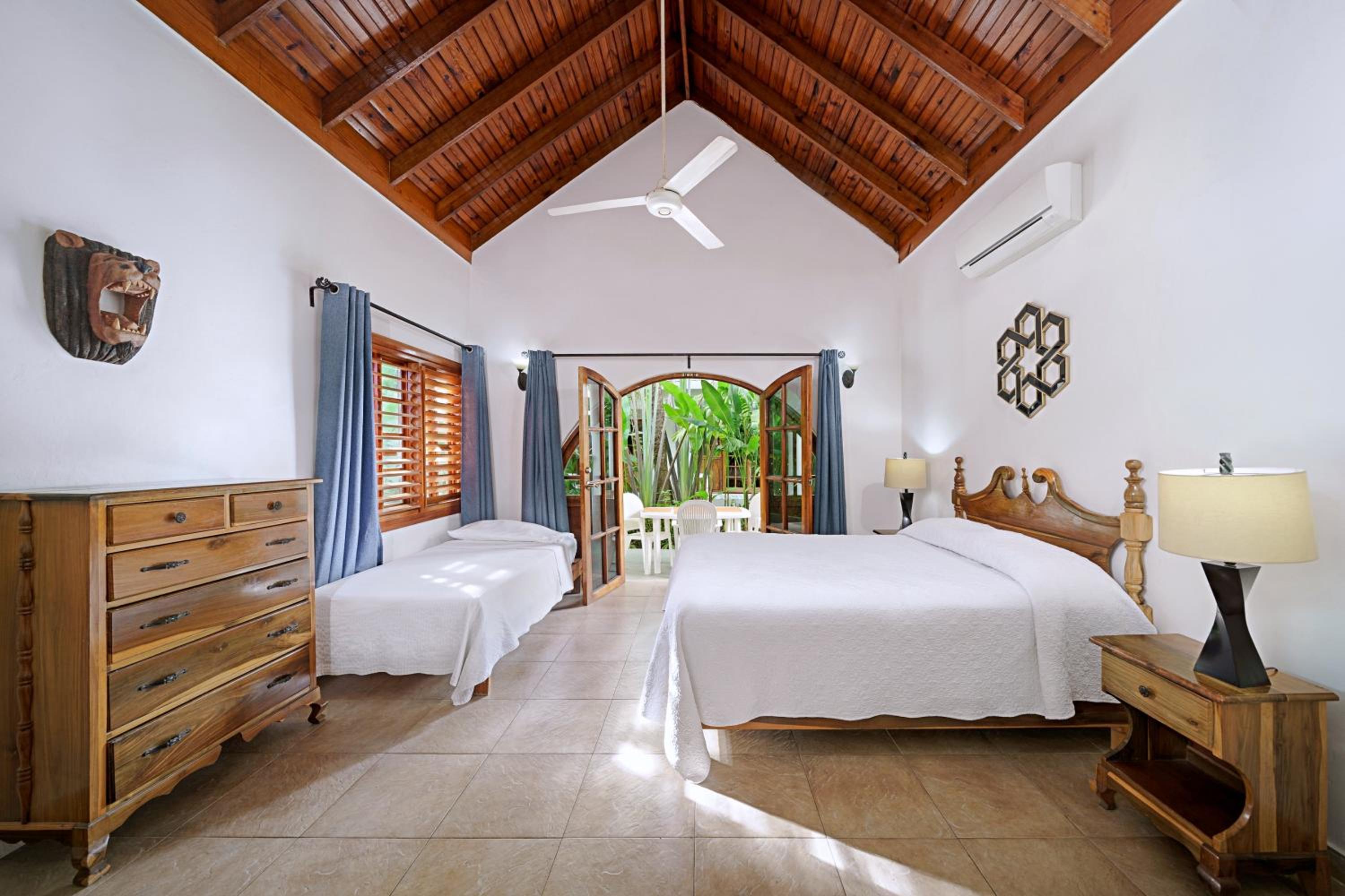 Lower Jungle House