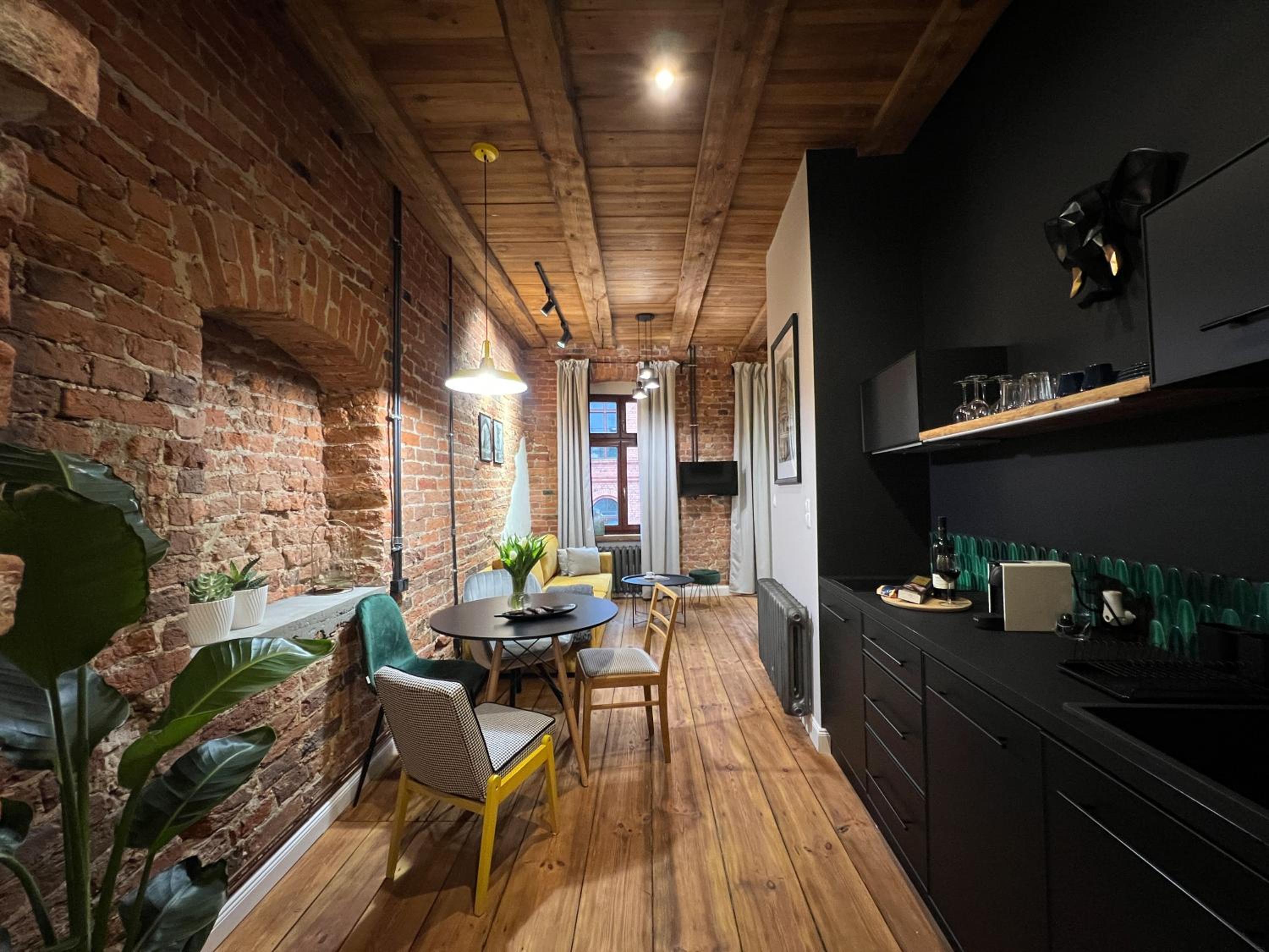 One-Bedroom Apartment - Photo 8