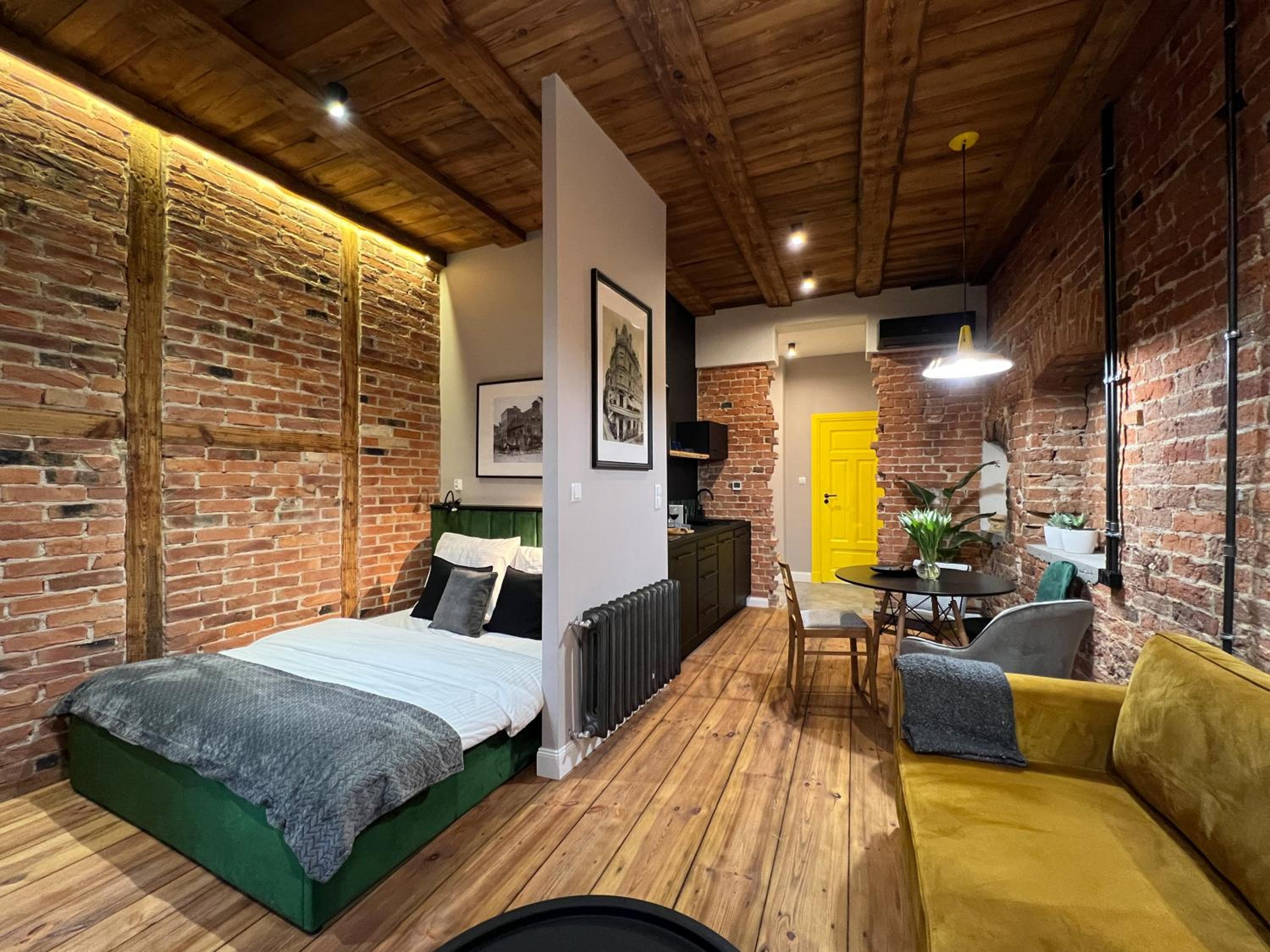 One-Bedroom Apartment - Photo 10