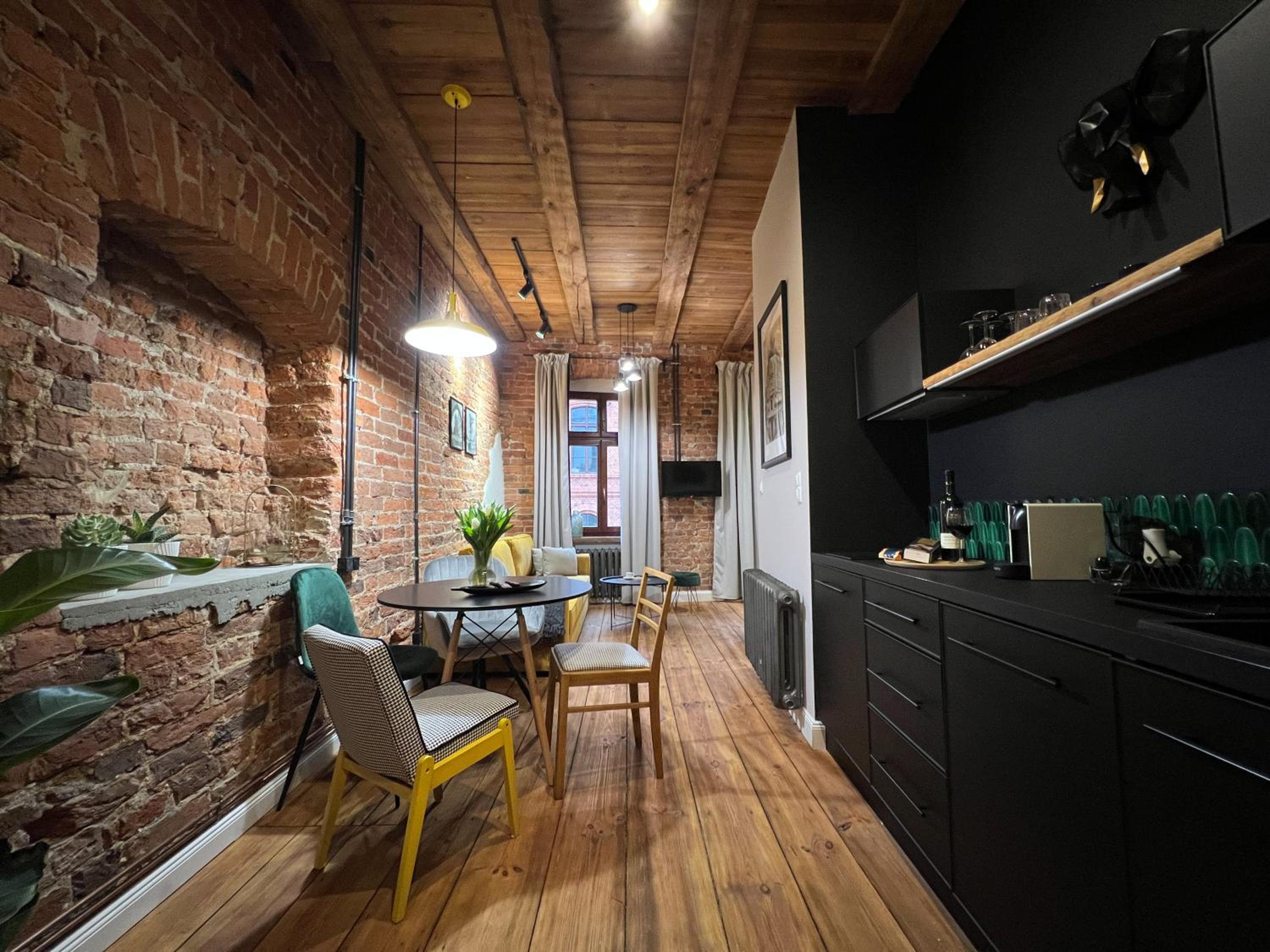 One-Bedroom Apartment - Photo 17