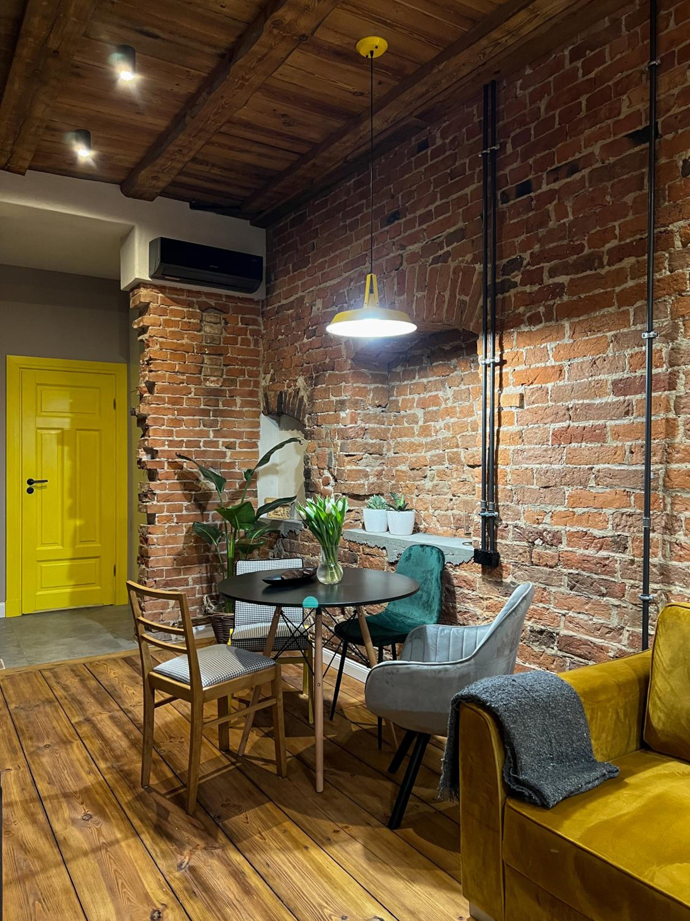 One-Bedroom Apartment - Photo 20