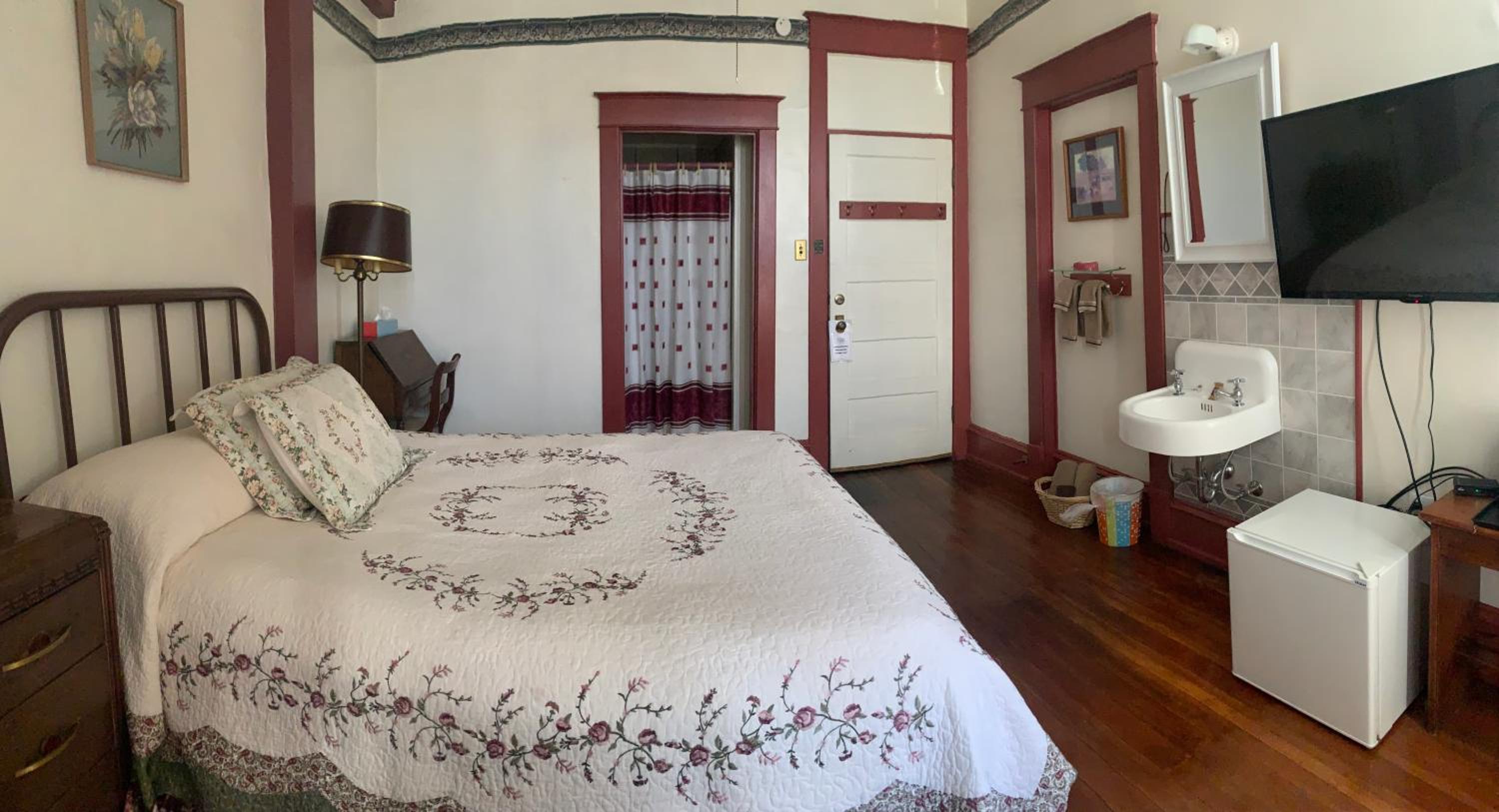 Queen Room