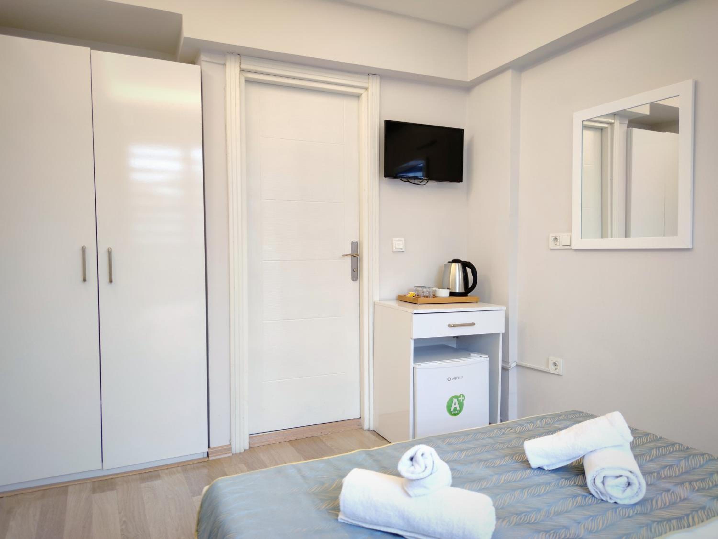 Economy Double Room photo 2