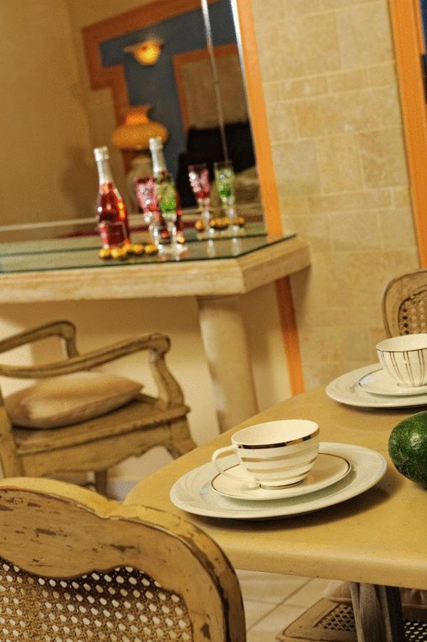Deluxe Studio with Balcony and Garden View - Photo 10