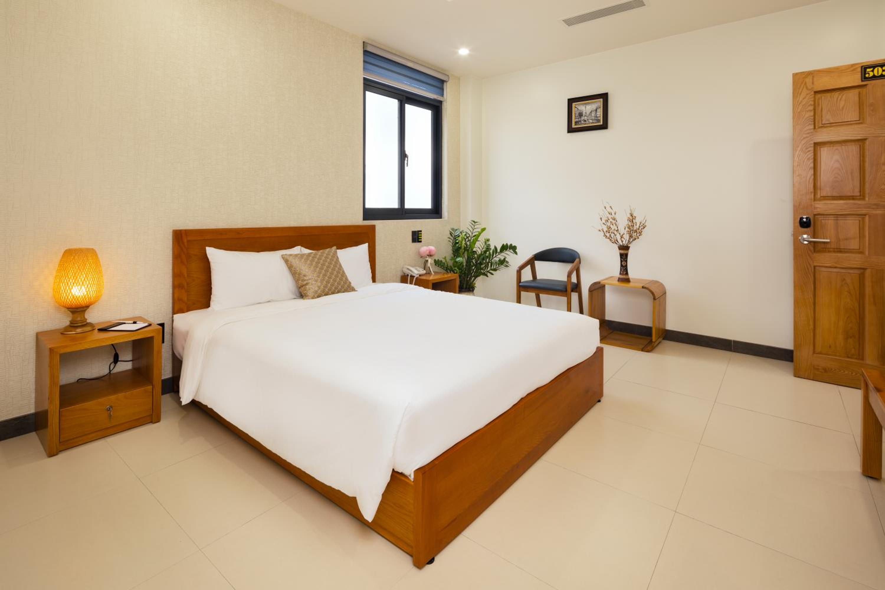 Deluxe Room - Photo 3
