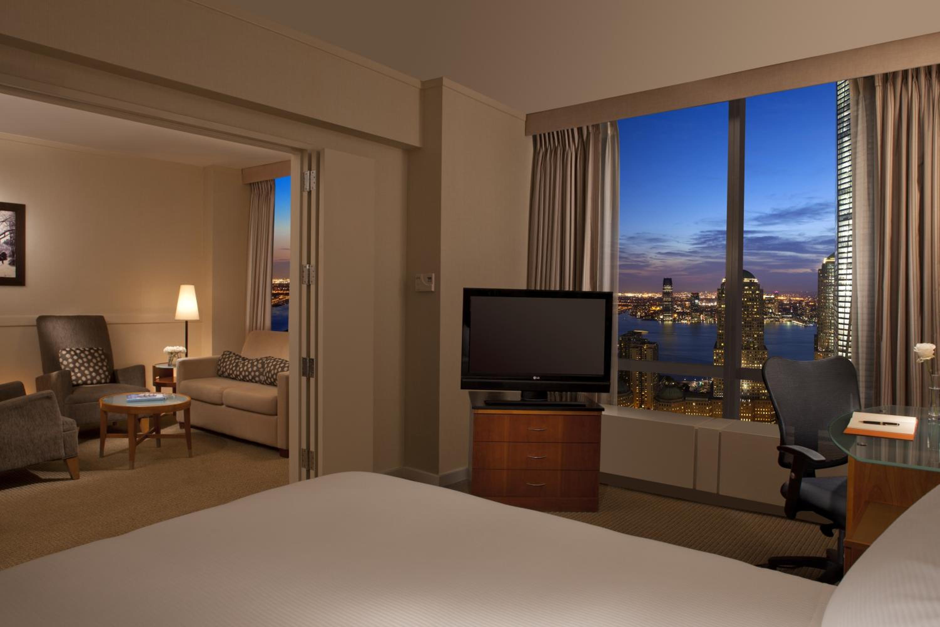 One-Bedroom King Suite With Parlor