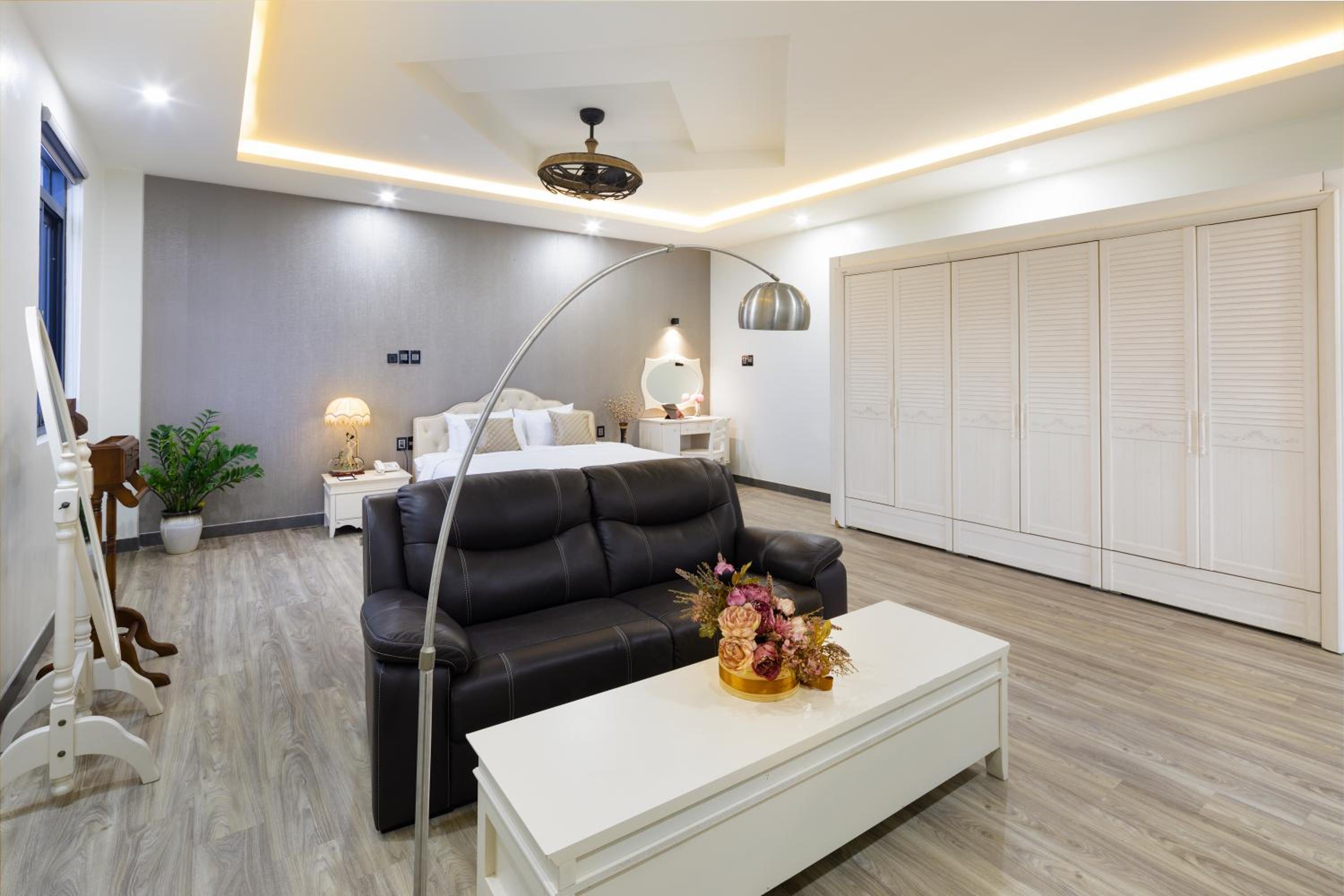 King Room with Spa Bath - Photo 3