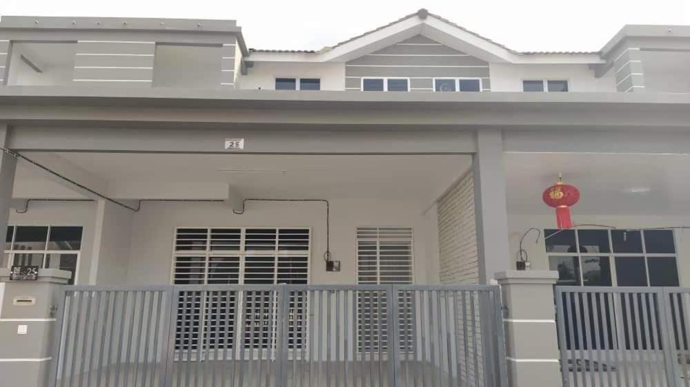 Four-Bedroom House photo 1