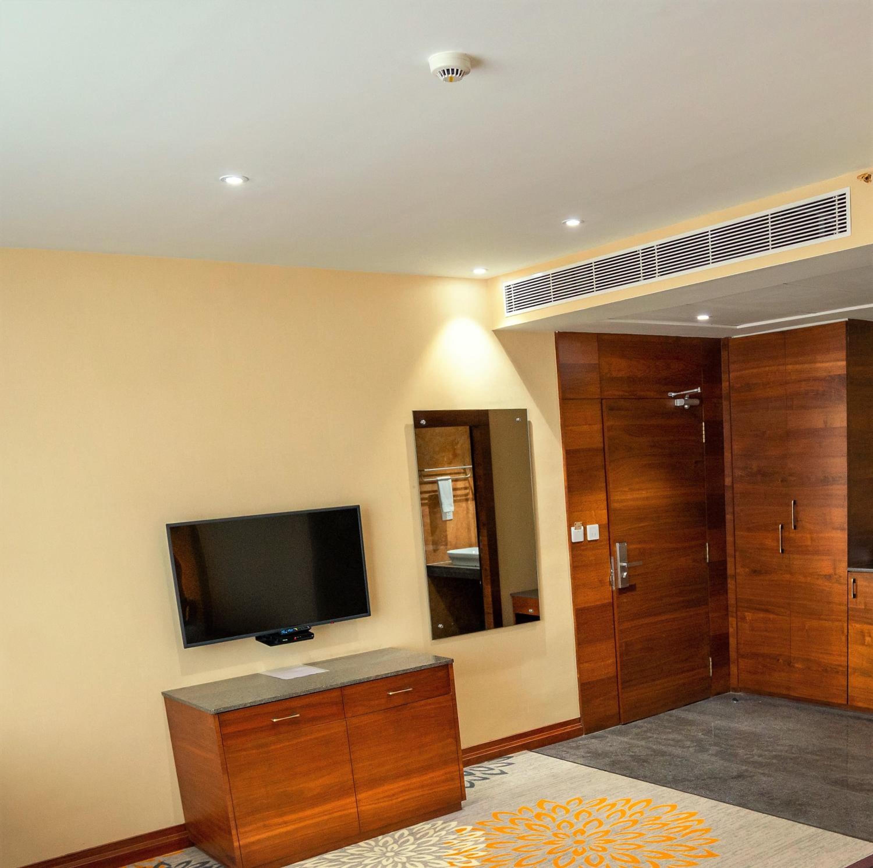 Premier King Room - Photo 6