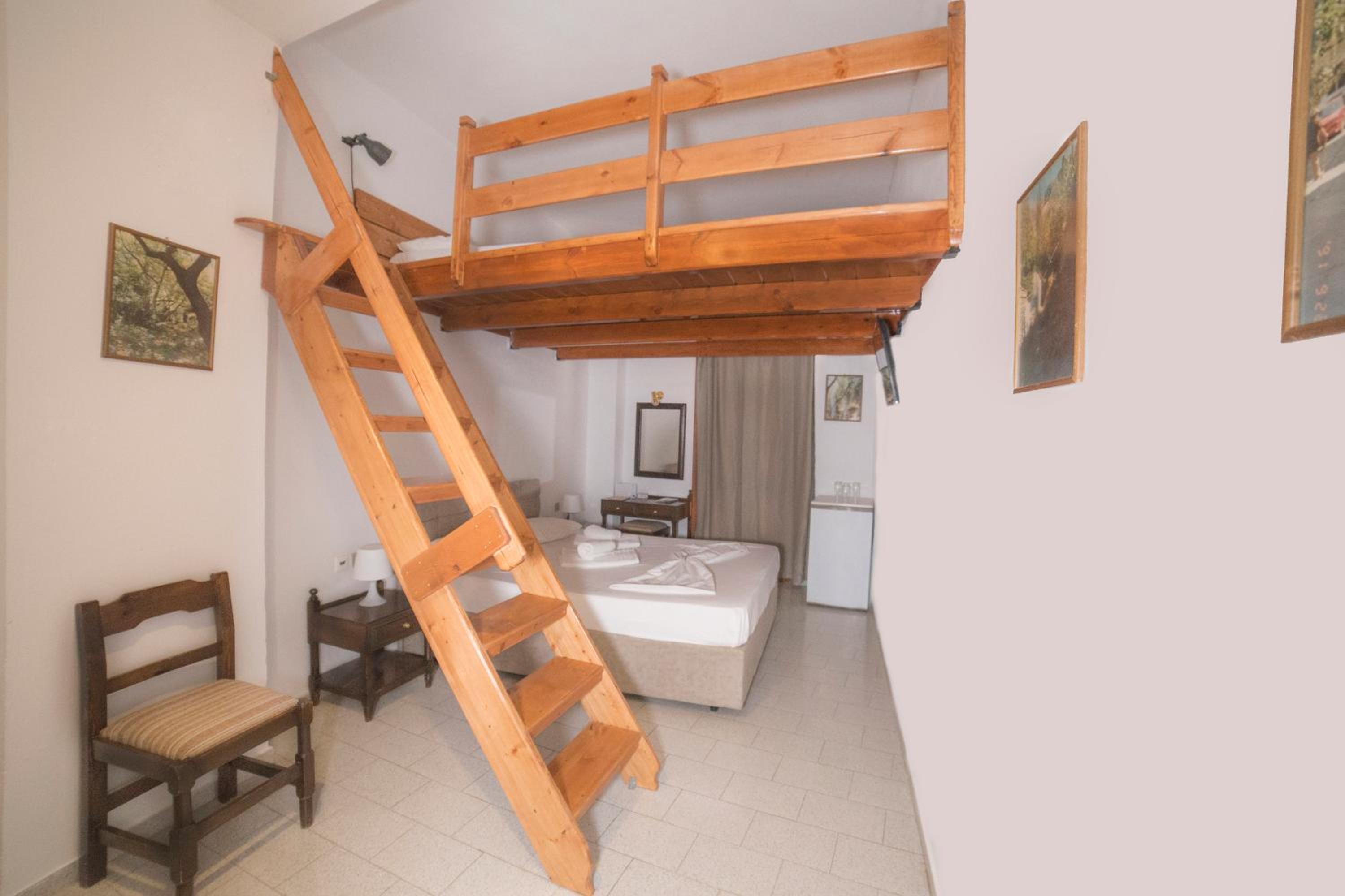 Quadruple Room - Photo 2