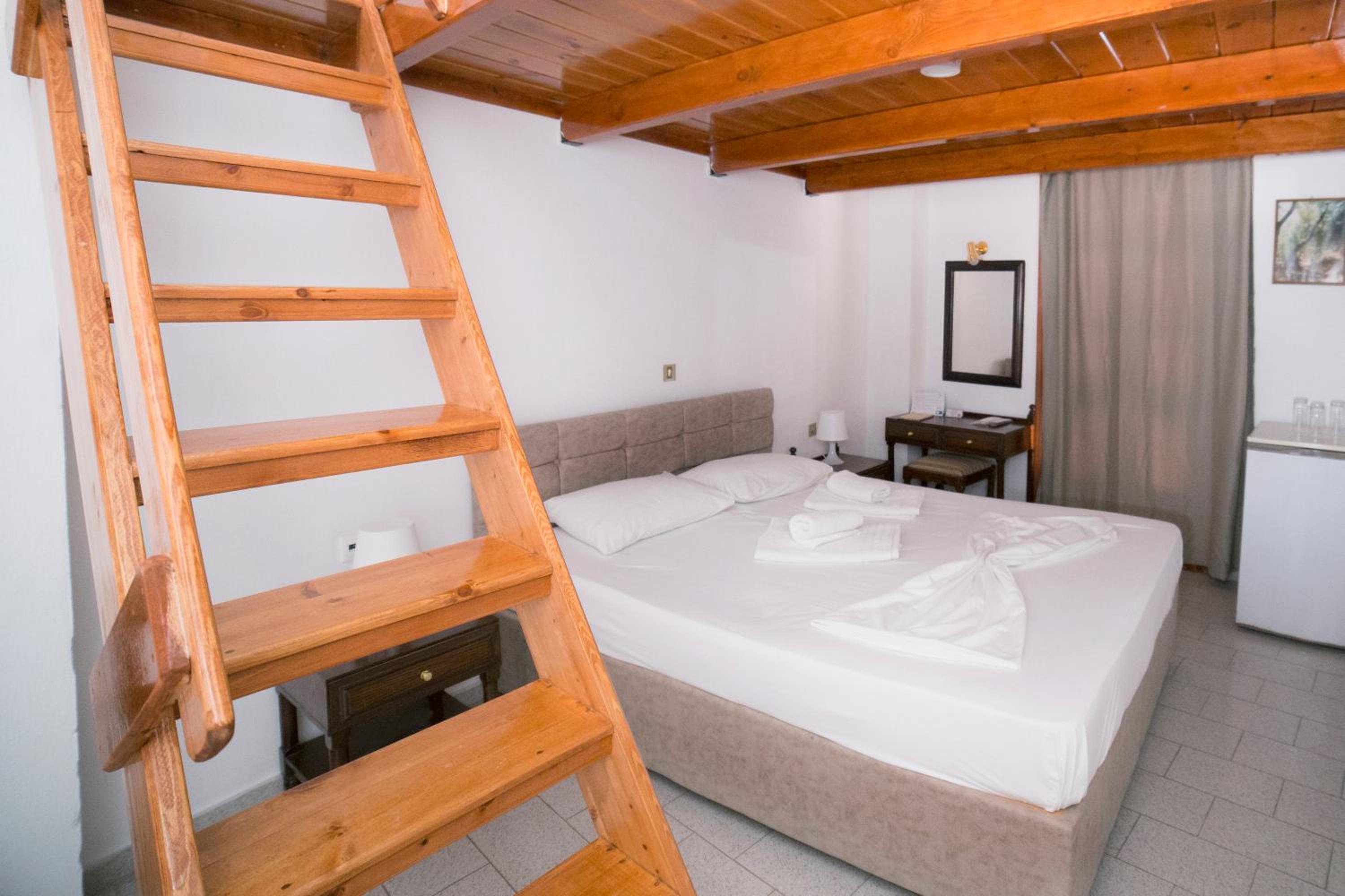 Quadruple Room - Photo 7