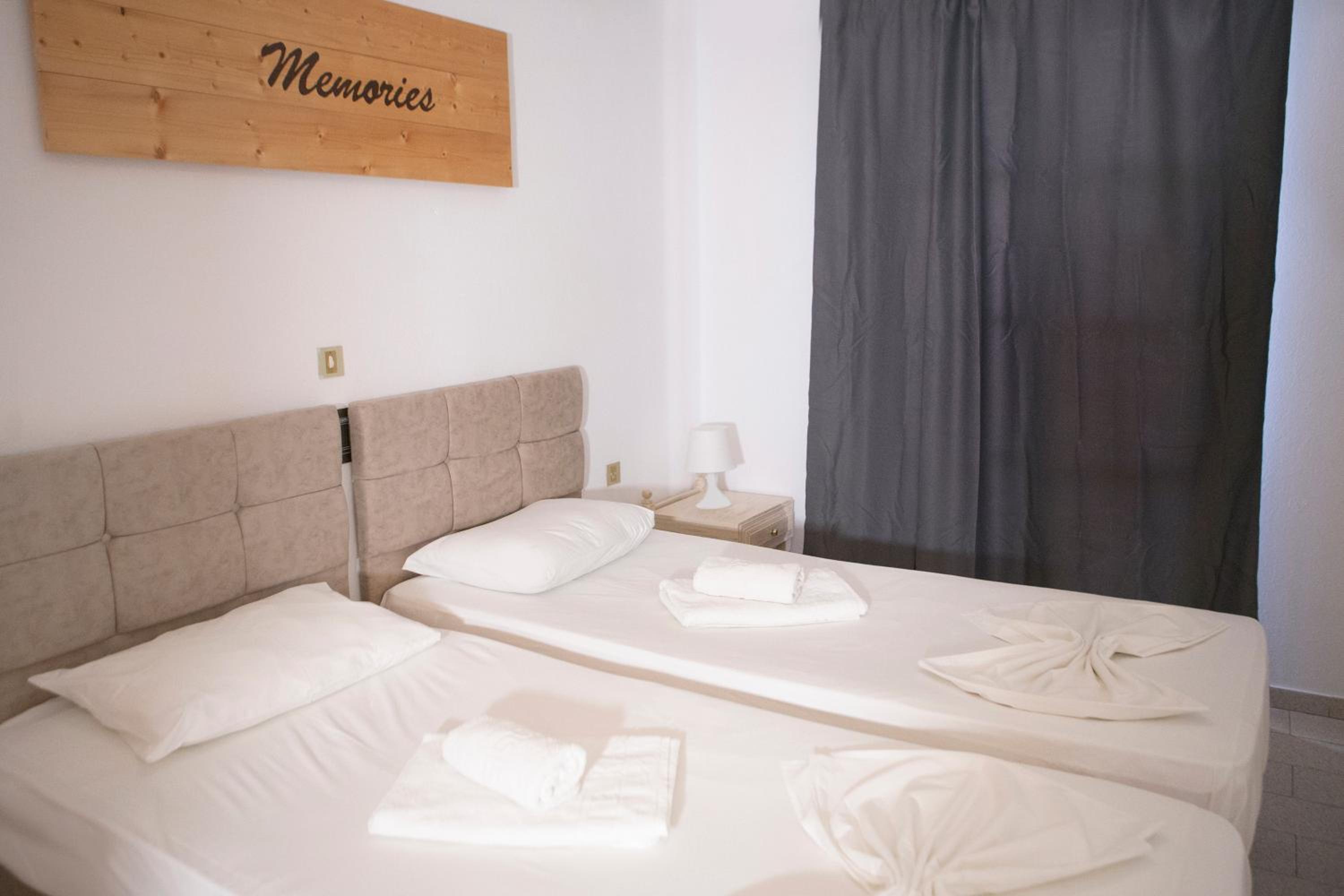 Standard Twin Room - Photo 5