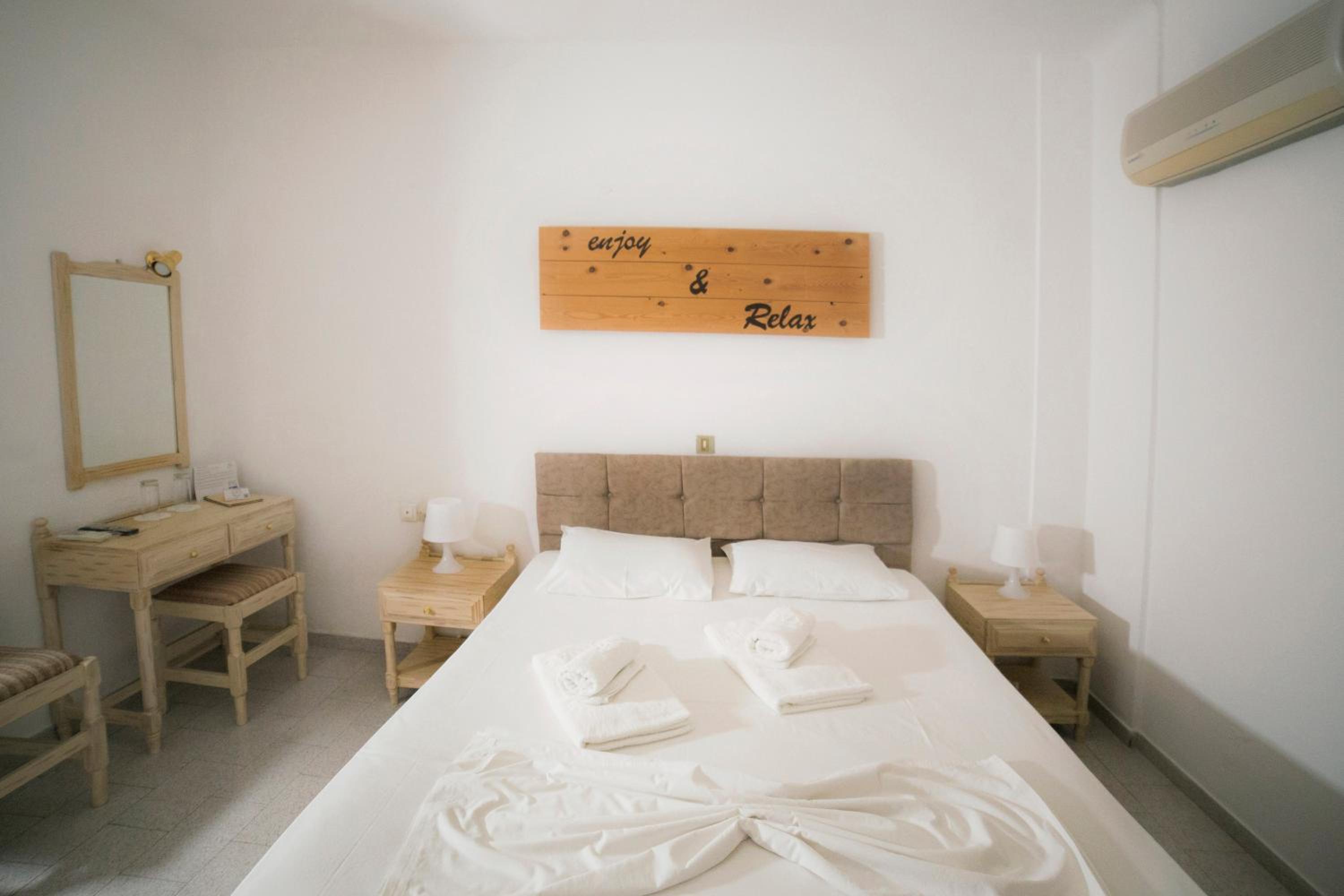 Double Room - Photo 8