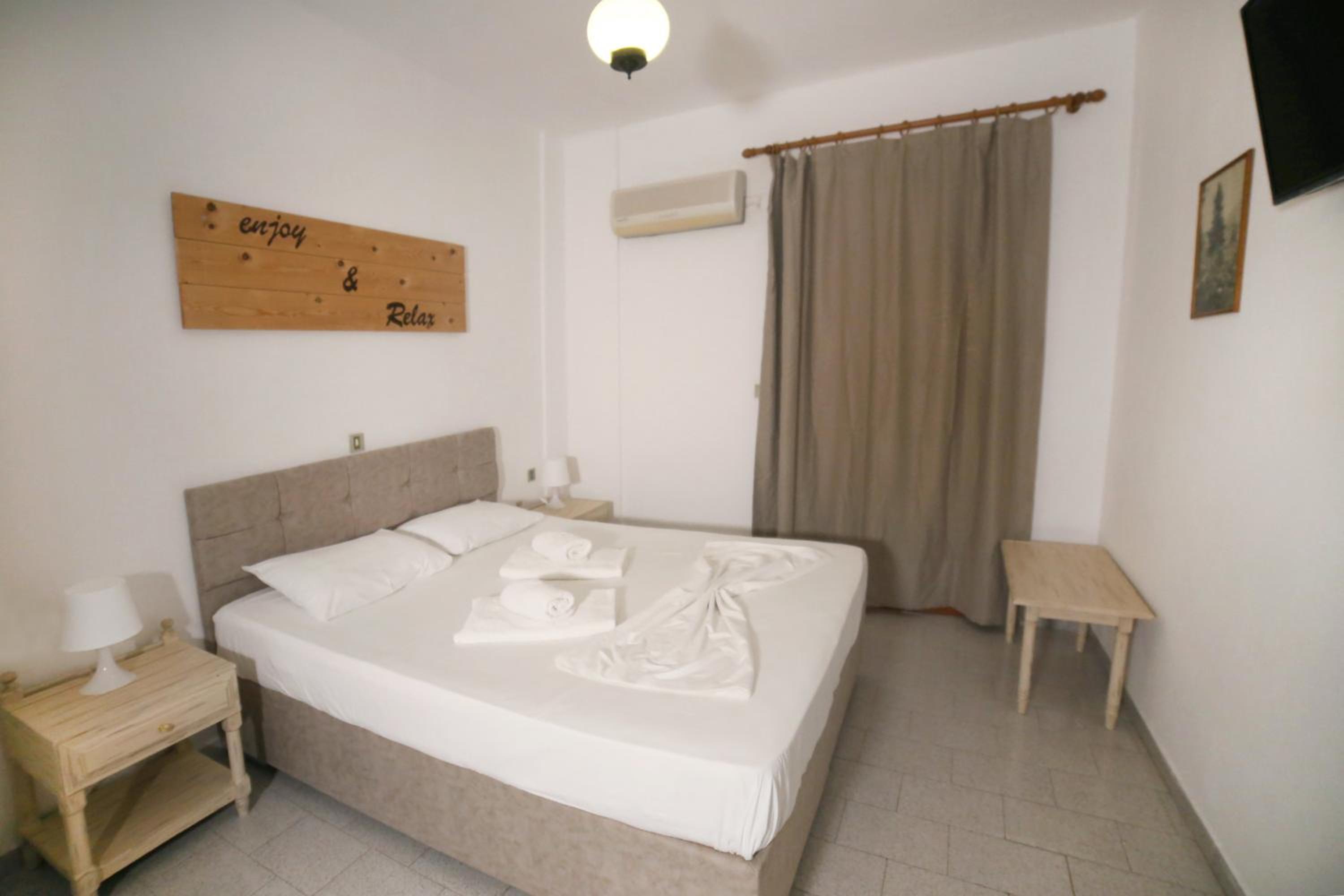 Double Room - Photo 7