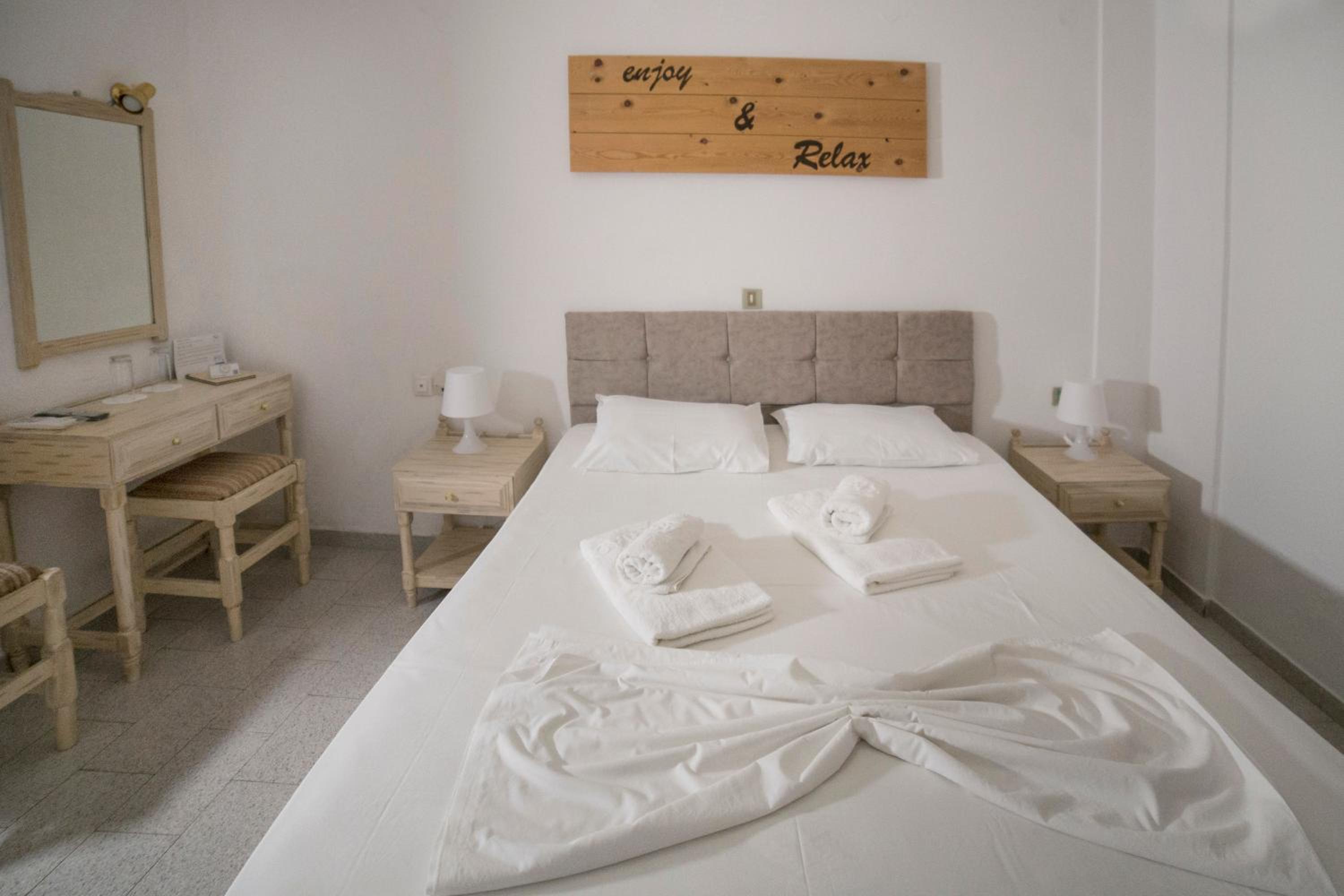 Double Room - Photo 6