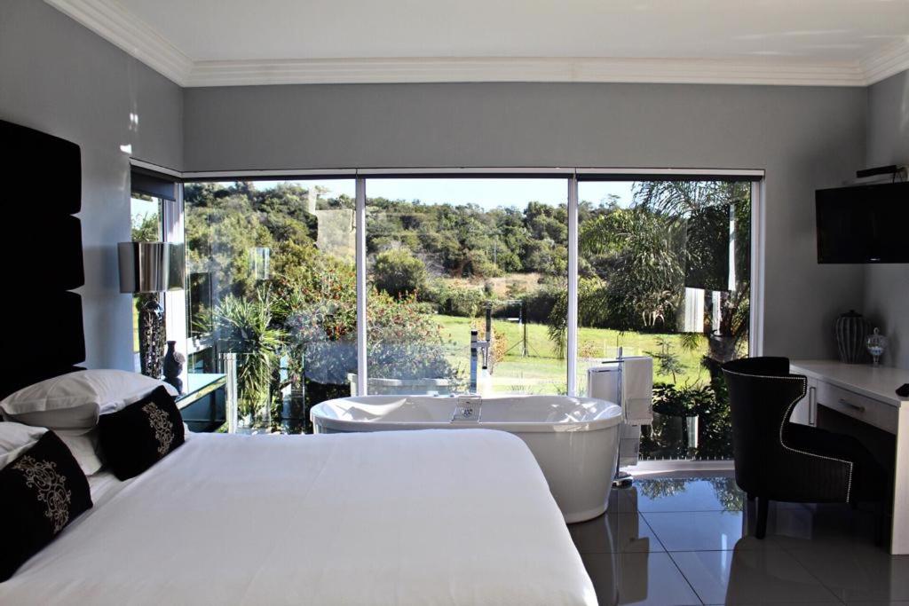 Luxury Suite photo 1