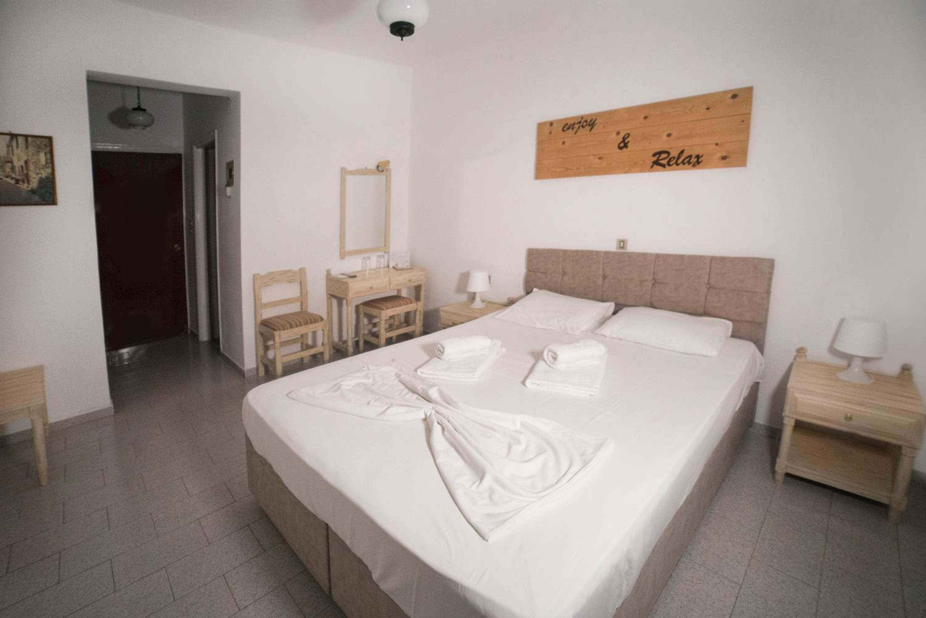 Double Room - Photo 15