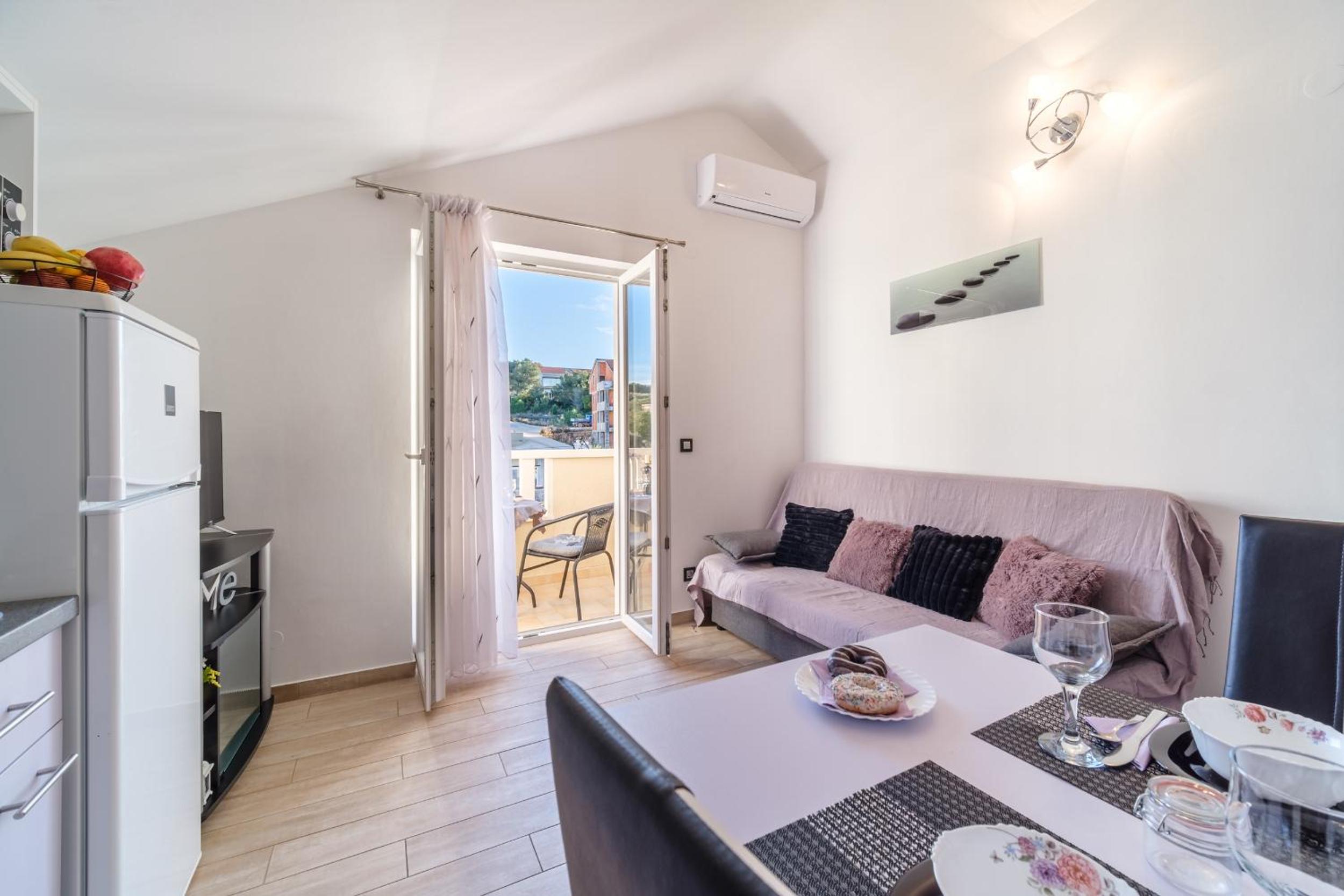 One-Bedroom Apartment with Balcony