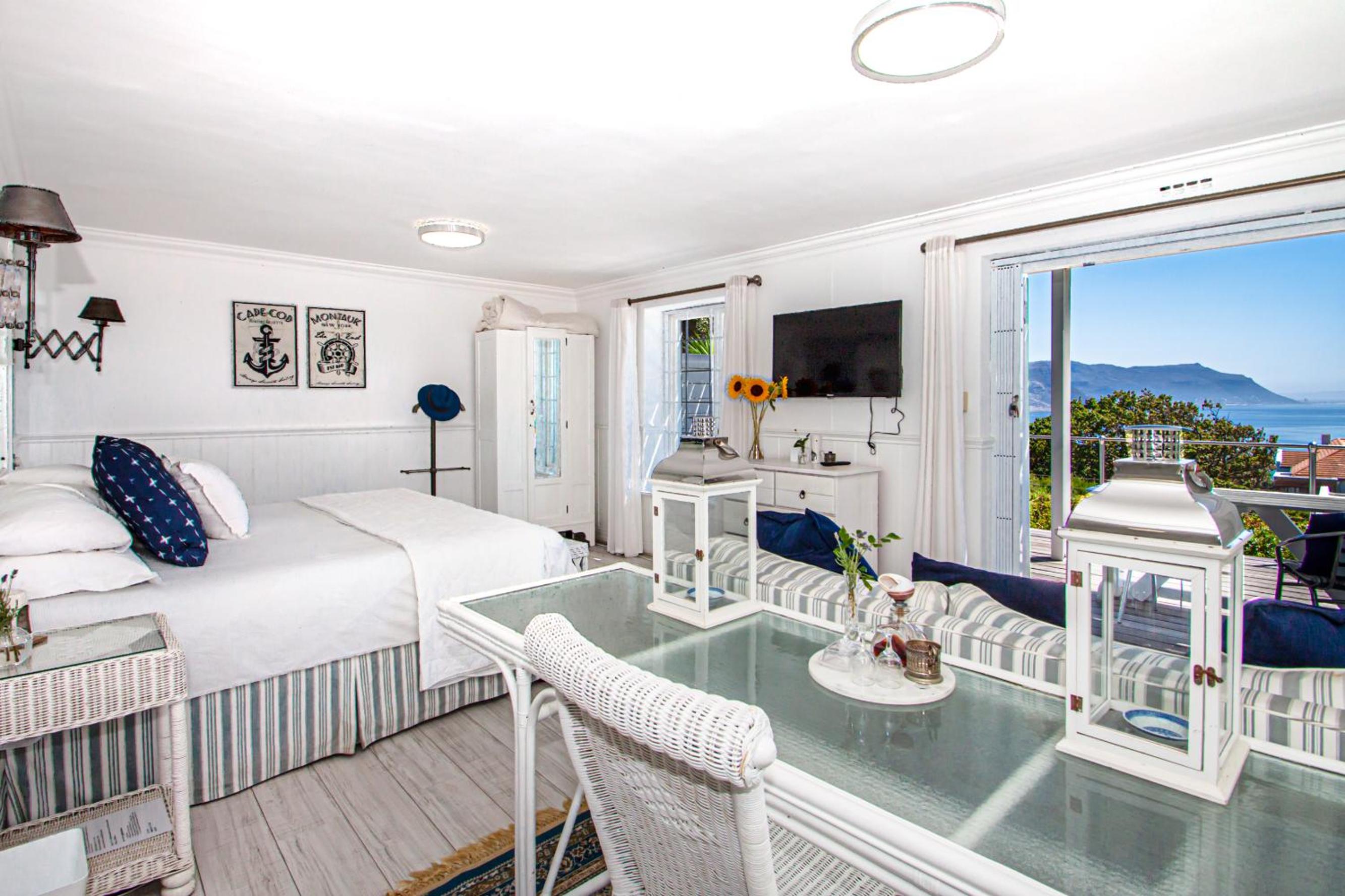 Superior King Room with Sea View photo 1