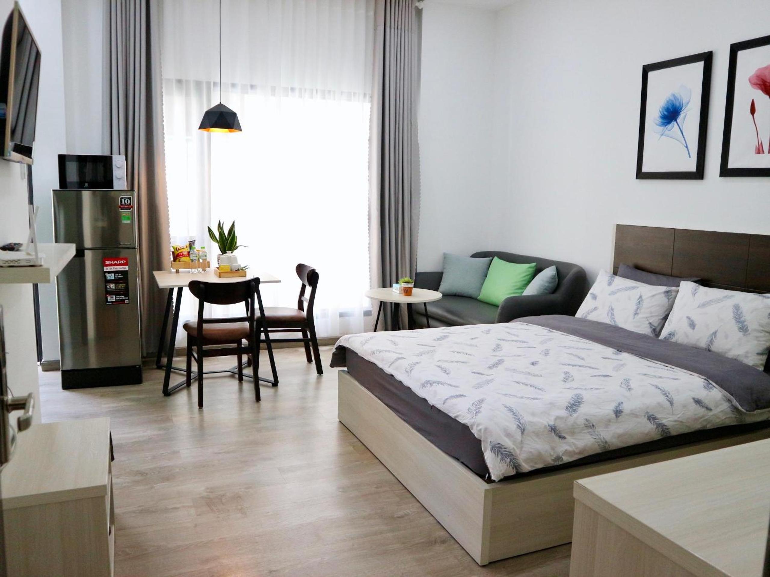 Studio Apartment - Photo 16