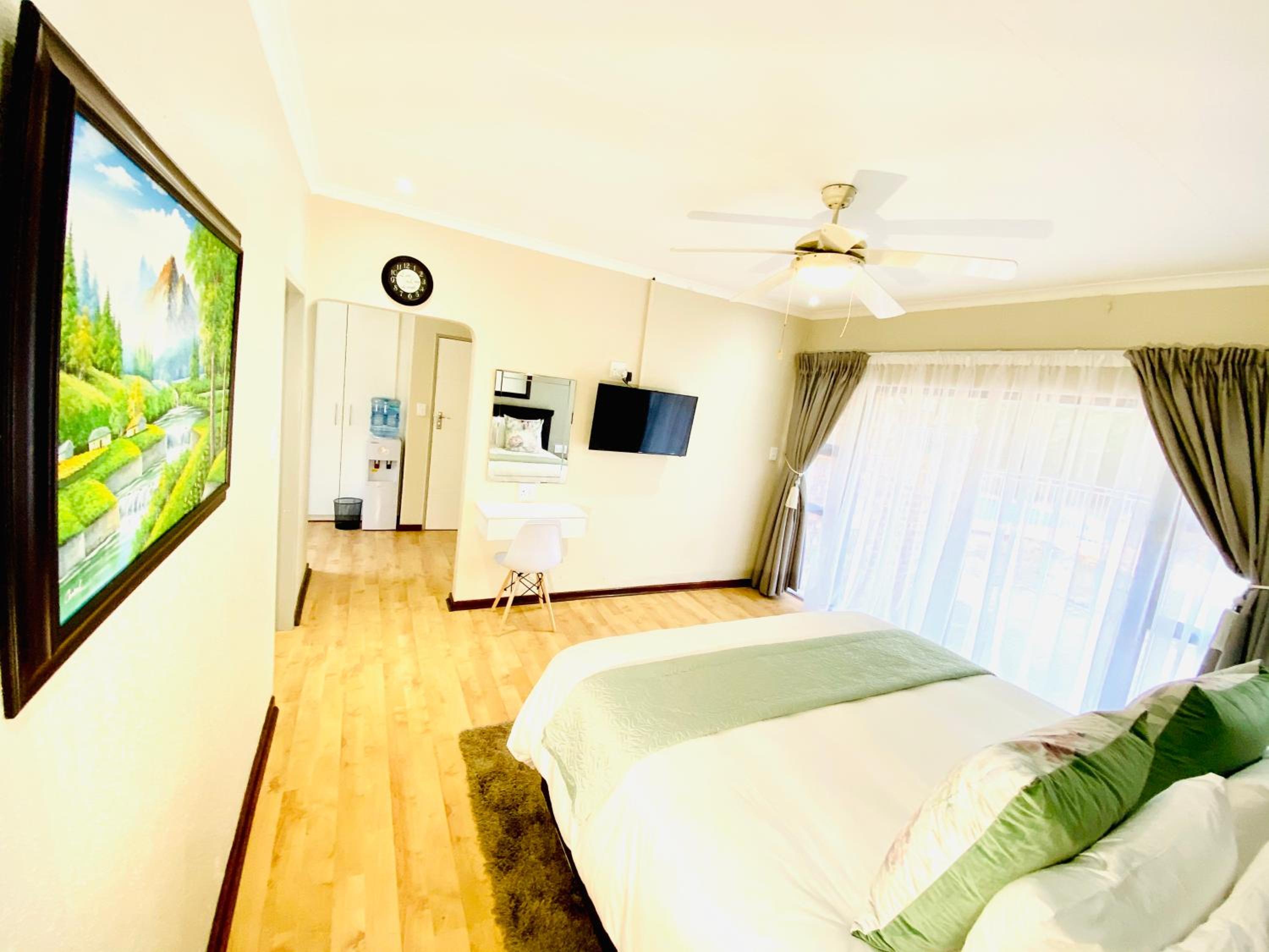 Honeymoon Studio - Photo 1
