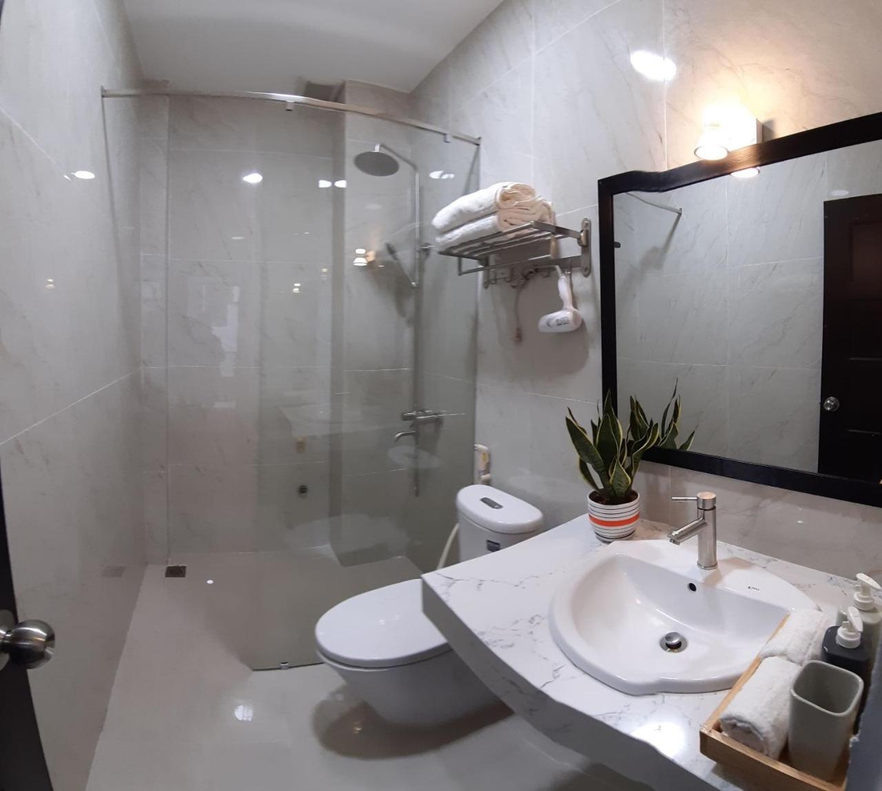 Studio Apartment - Photo 20